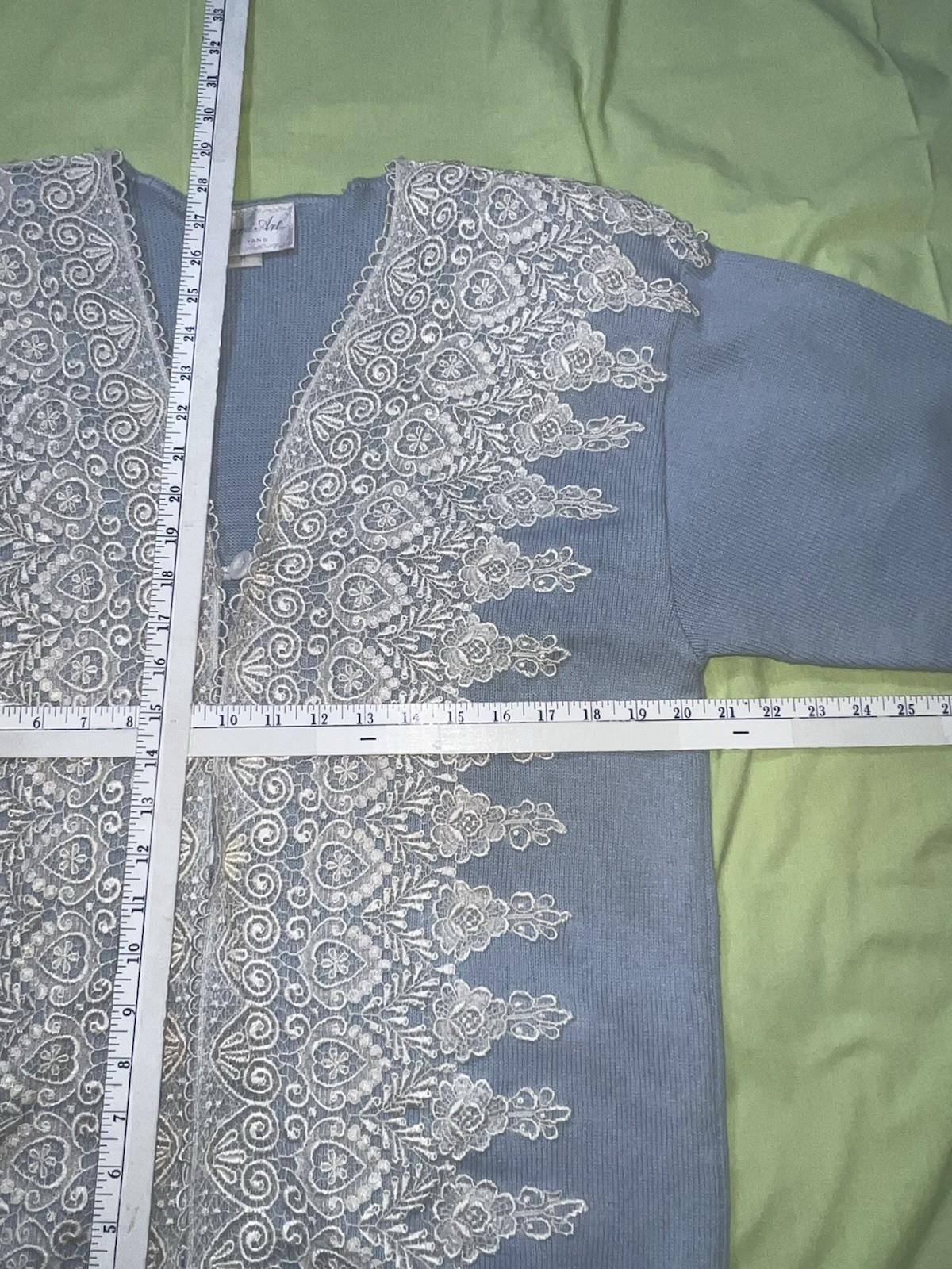 Magnet Art Lynn Yang Blue Embroidered Floral Lace Sweater Medium Made In USA