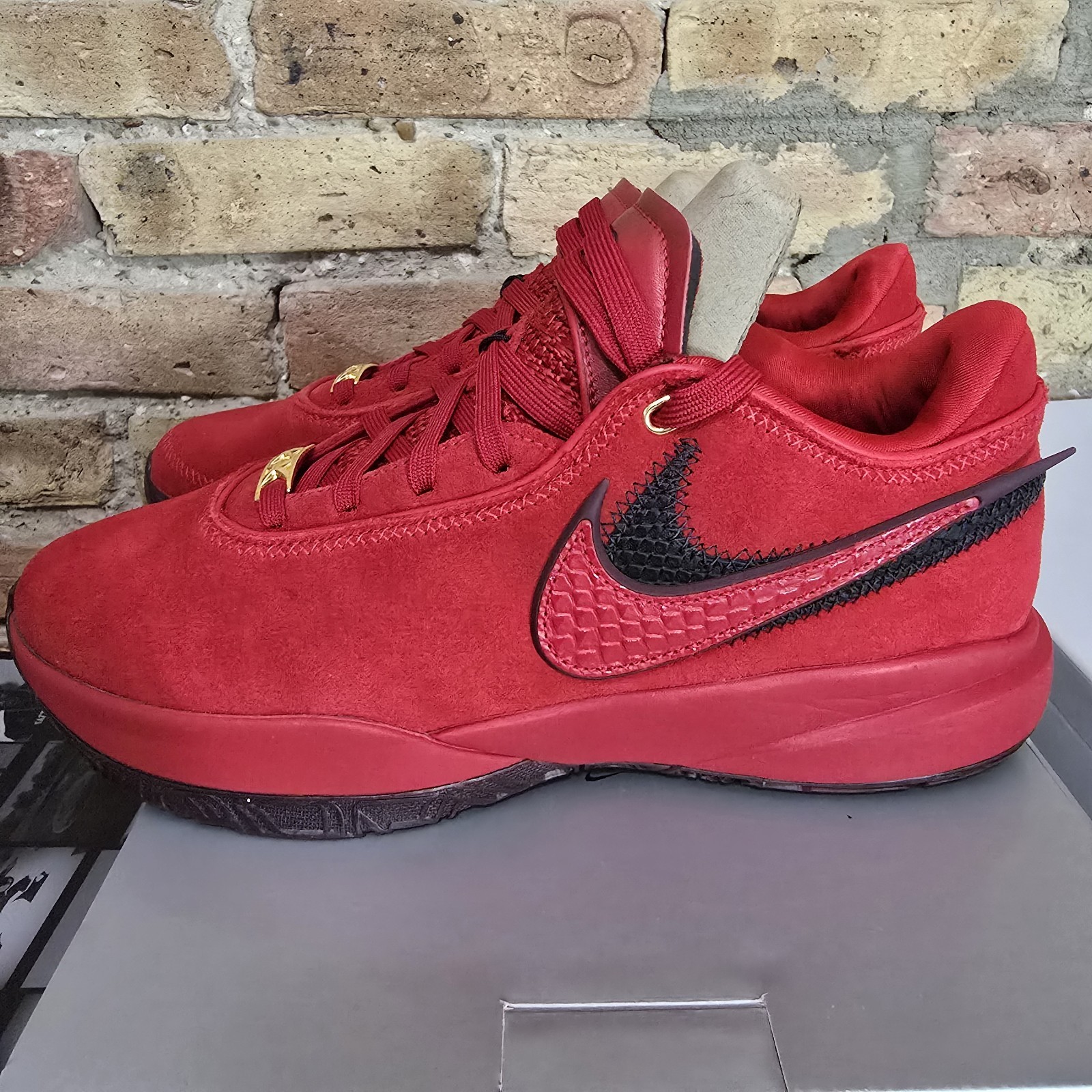 Mens Size 8 – Nike LeBron 20 x Liverpool F.C.