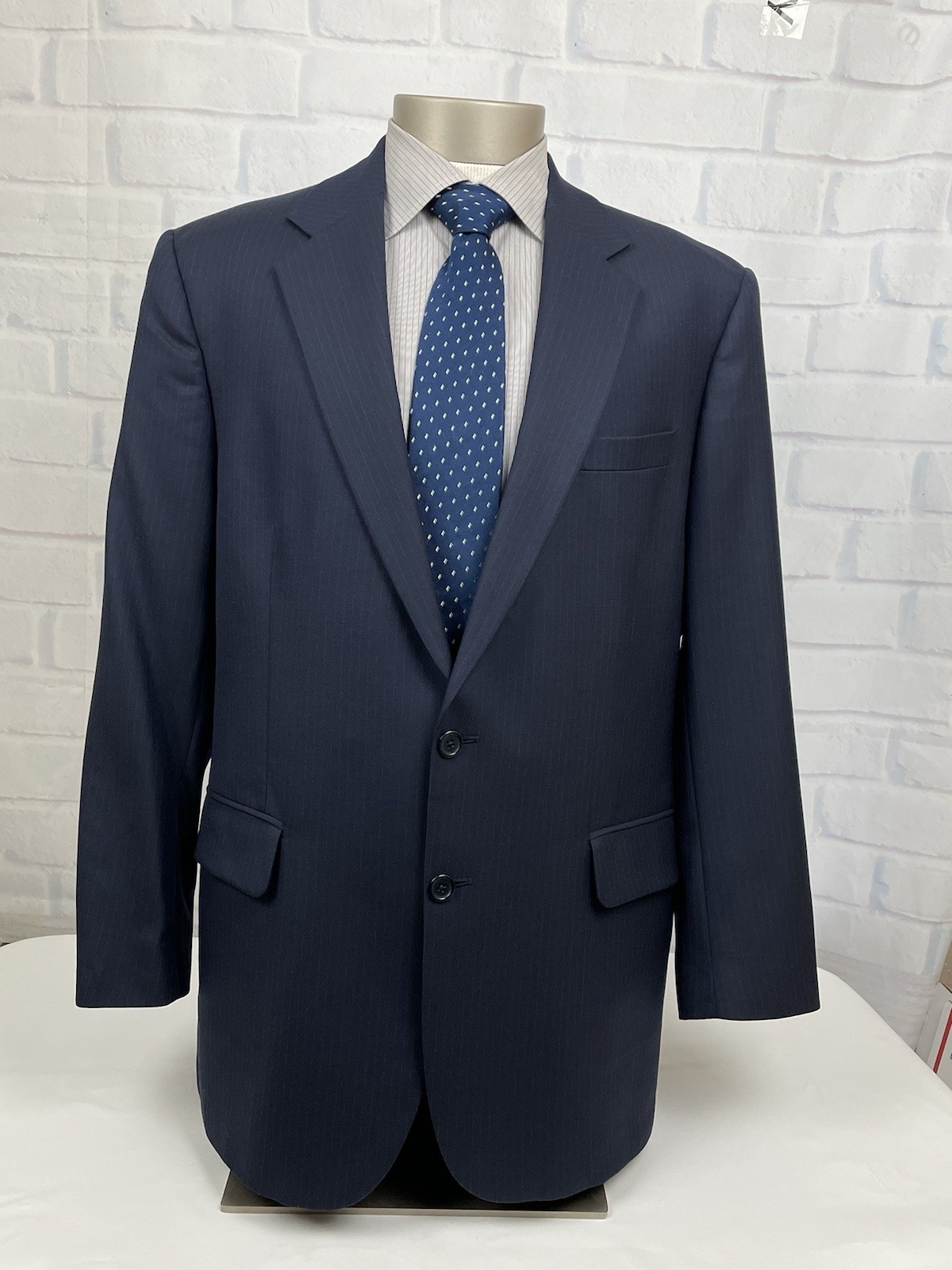 Tom James Corporate Image Men’s Navy Pinstripe Suit Sz 44 R Pants 38 X 29.5