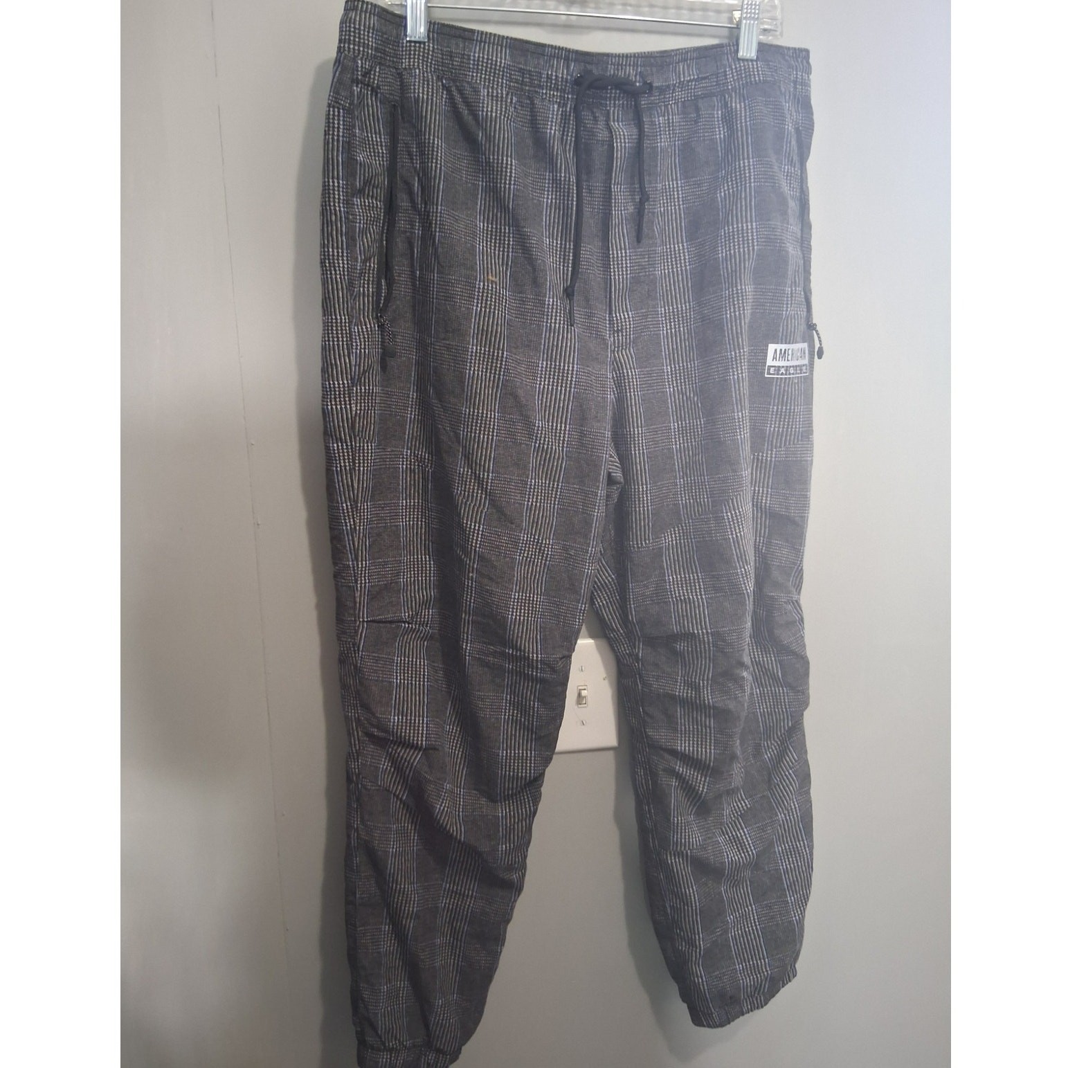 American Eagle Joggers Large Checkered Gray Casual Outdoor Active Unisex Pants