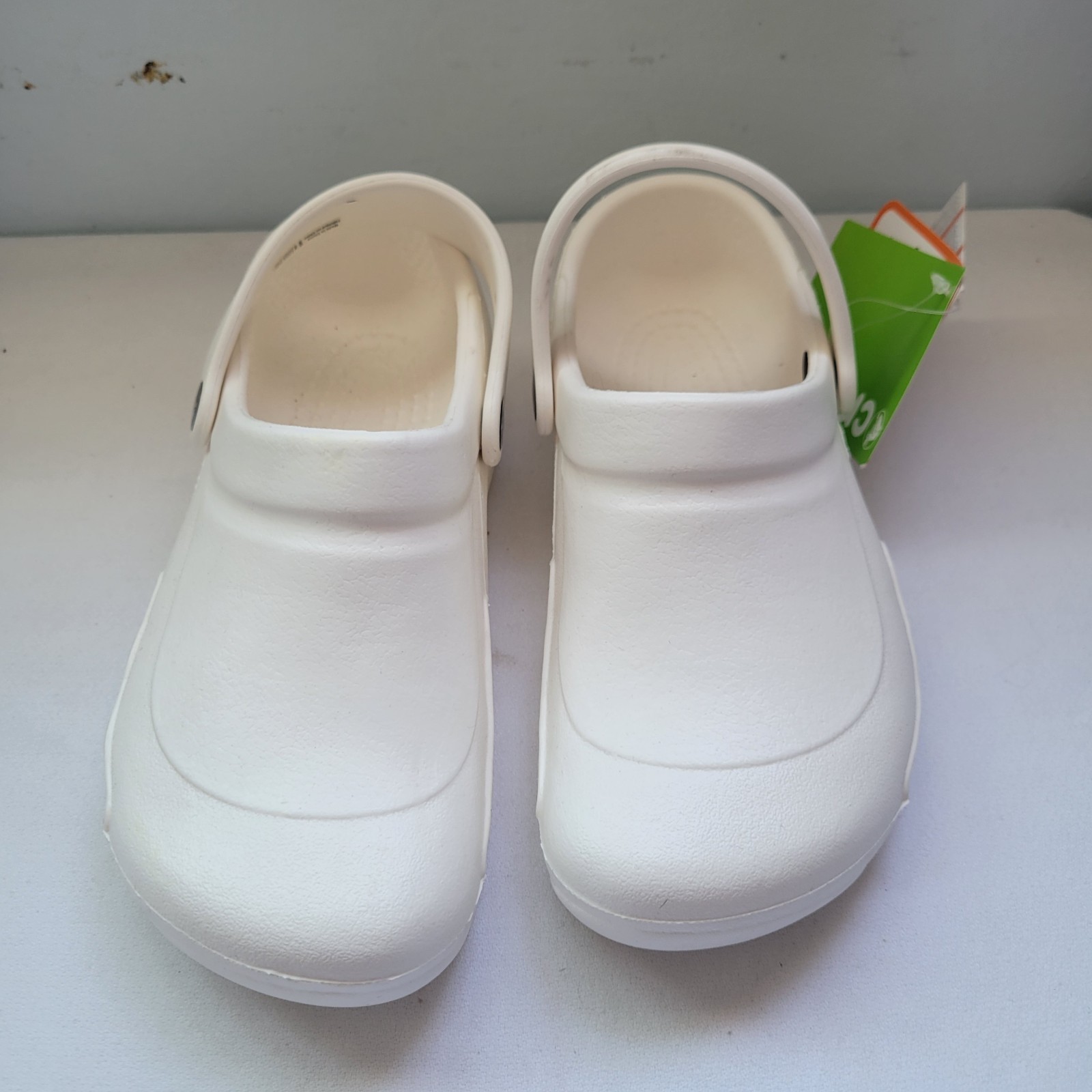 Crocs At Work Classic White Clog Shoes Size W=6/M=4 63029-2952