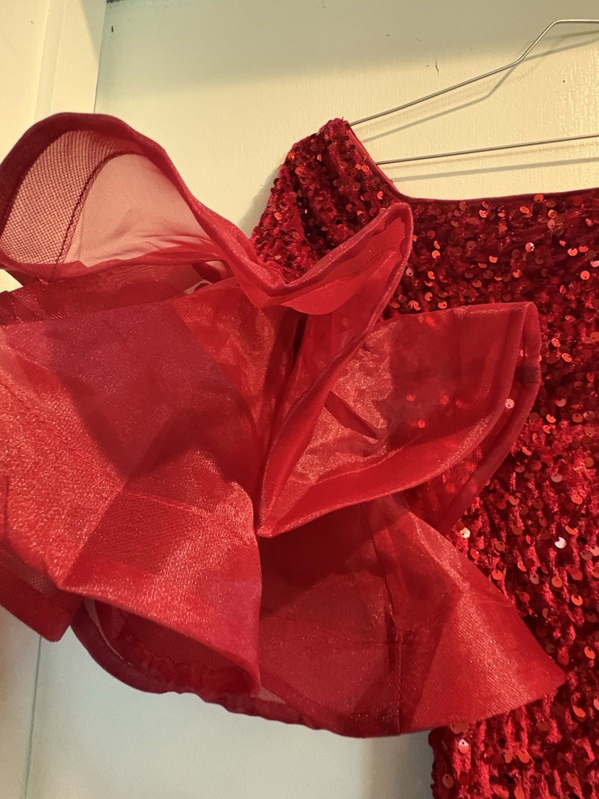 Faeriesty Red Sequin Prom Dress Off Shoulder Dramatic Puff Ruffle Sleeve Small