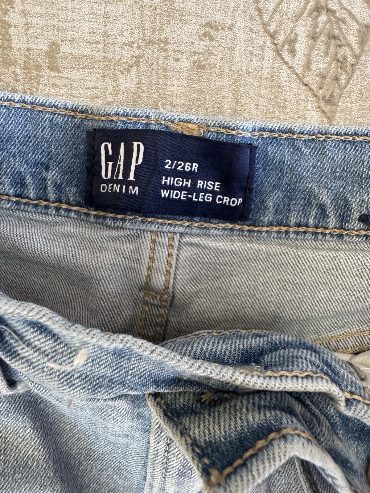 GAP High Rise Wide Leg Crop Jeans Size 2/26 R Light Wash Blue Denim
