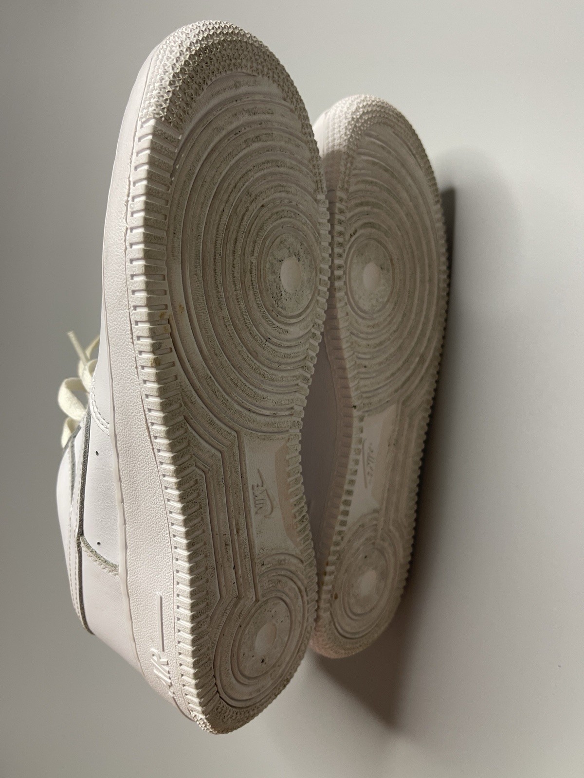 Nike Air Force 1 Low Top White Leather Lace-Up Sneakers Kids 6.5Y