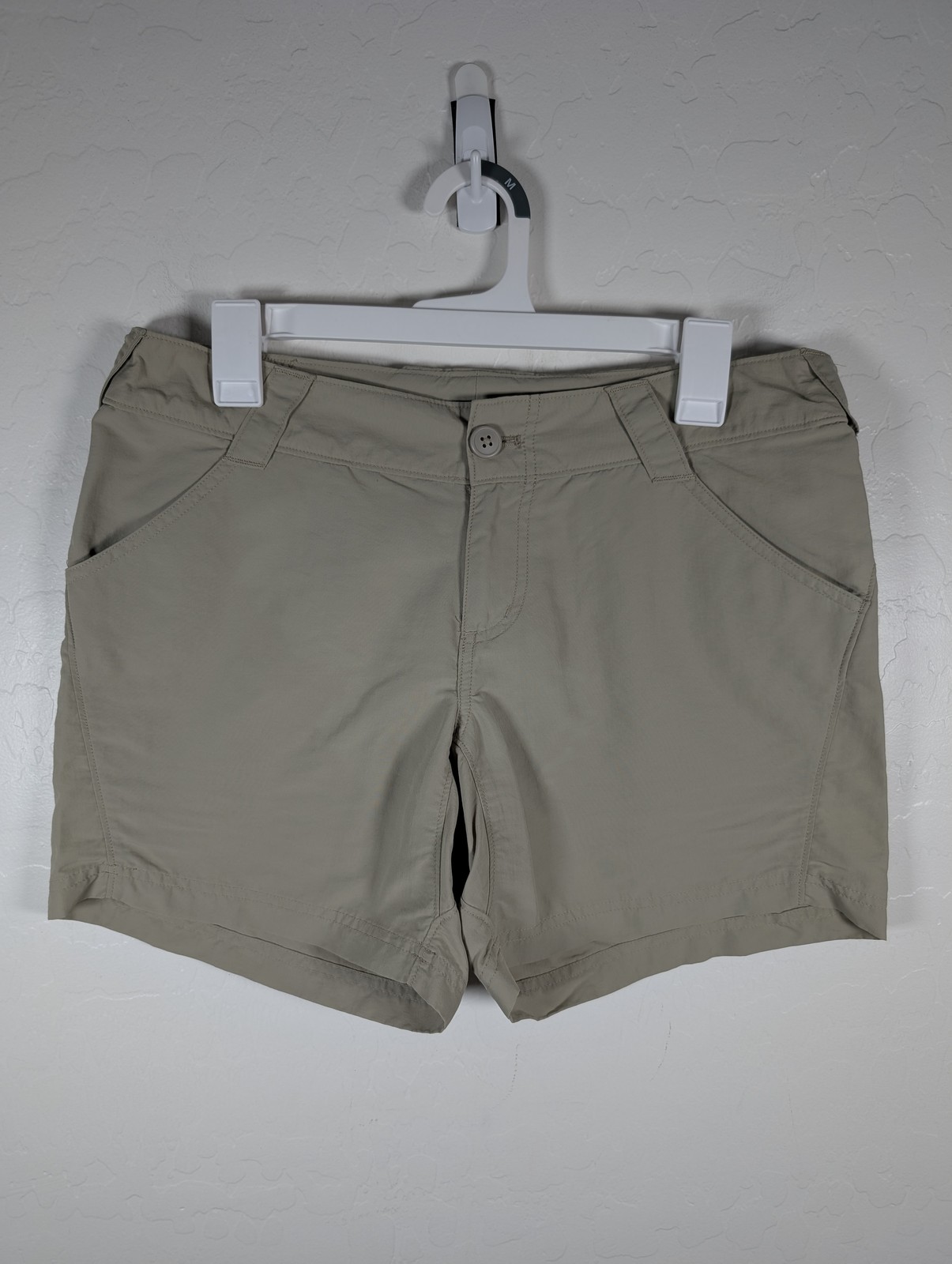 Columbia PFG Shorts Womens Medium Khaki Tan Outdoor Nylon Fishing Quick Dry Zip