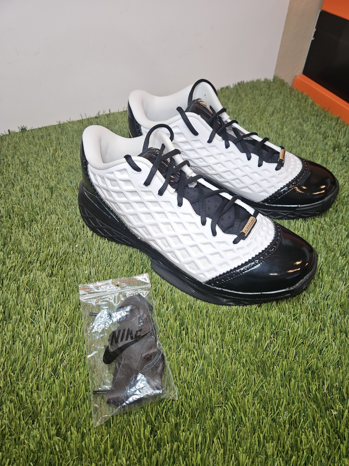 Size 9 – Kobe III Low Protro (IQ3916 100) Mambacita