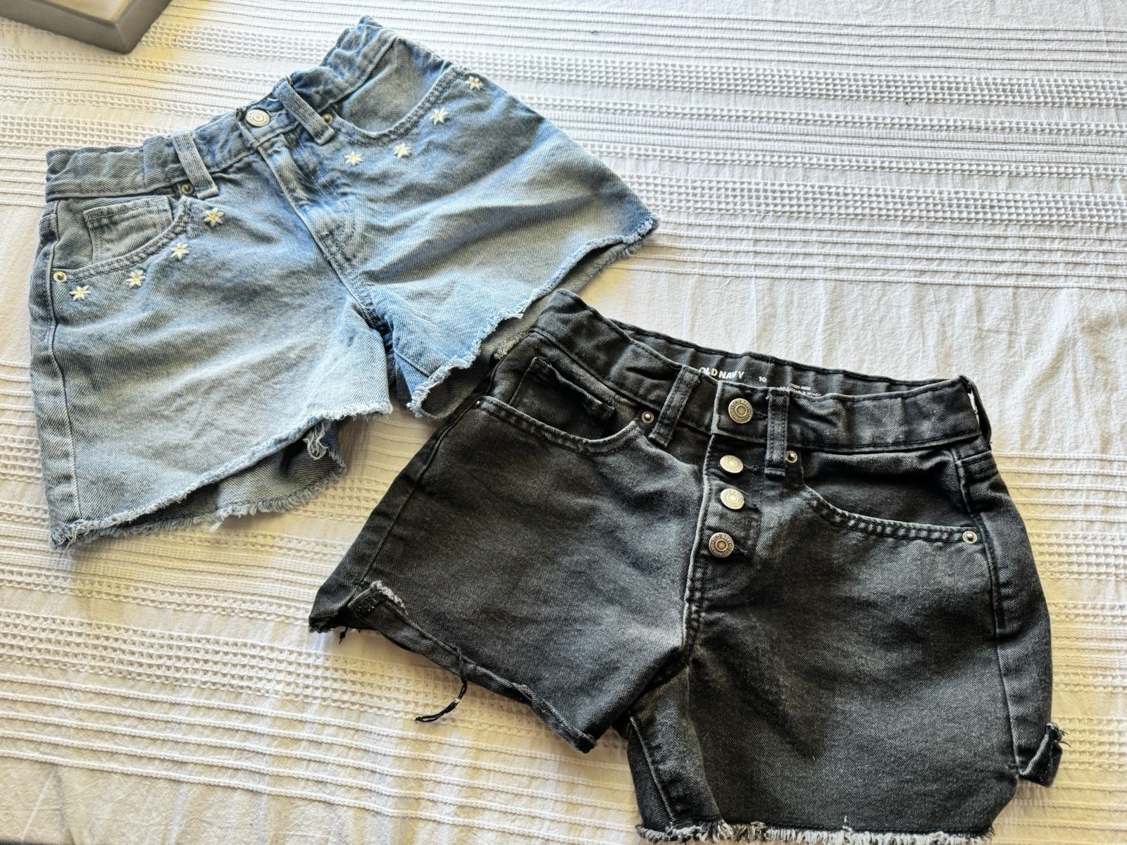 Girls Lot of 2 Denim Cut-Off Shorts Blue & Black Light Wash Button Pockets 10/12
