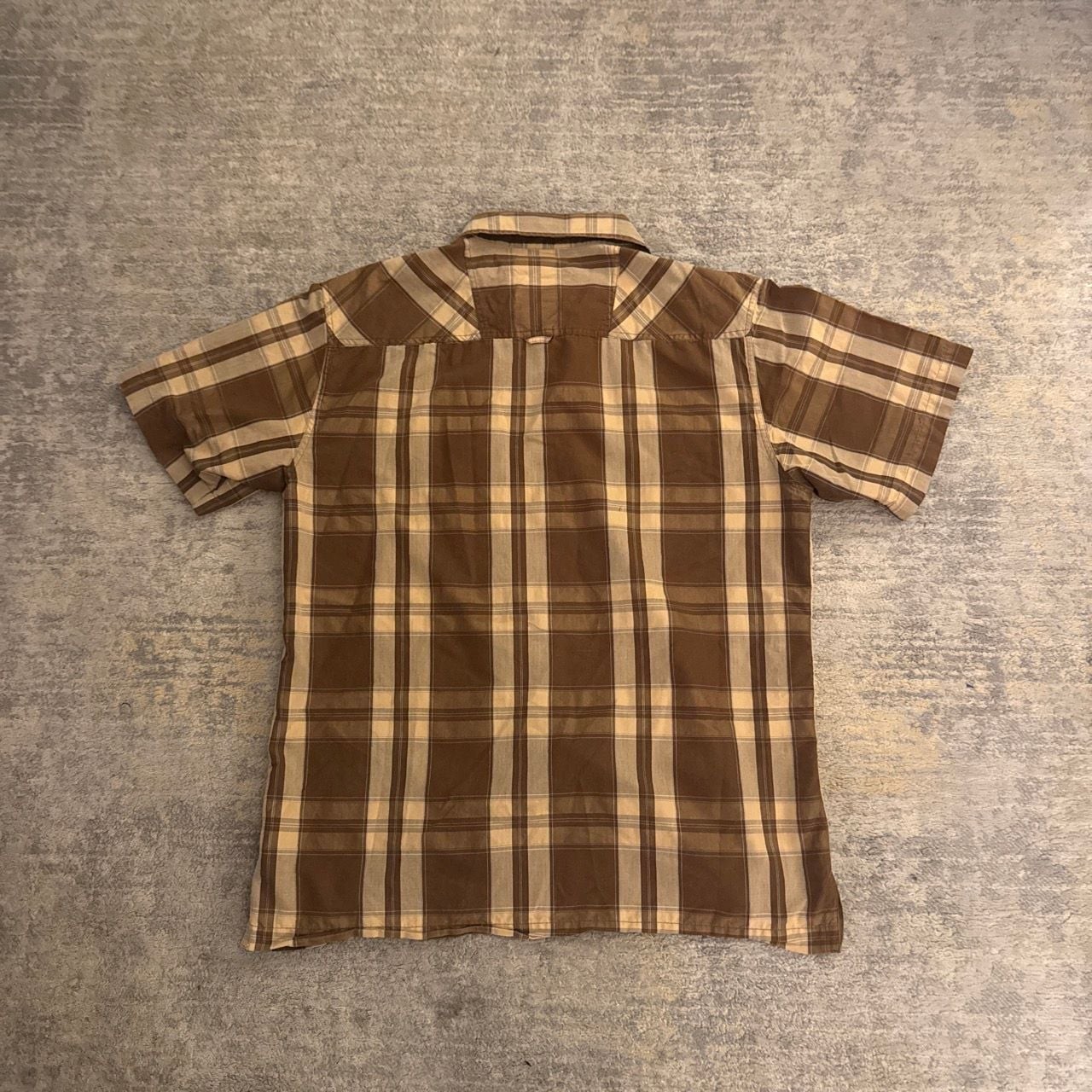 Planet Earth Men’s Brown Plaid Short Sleeve Button-Down Shirt