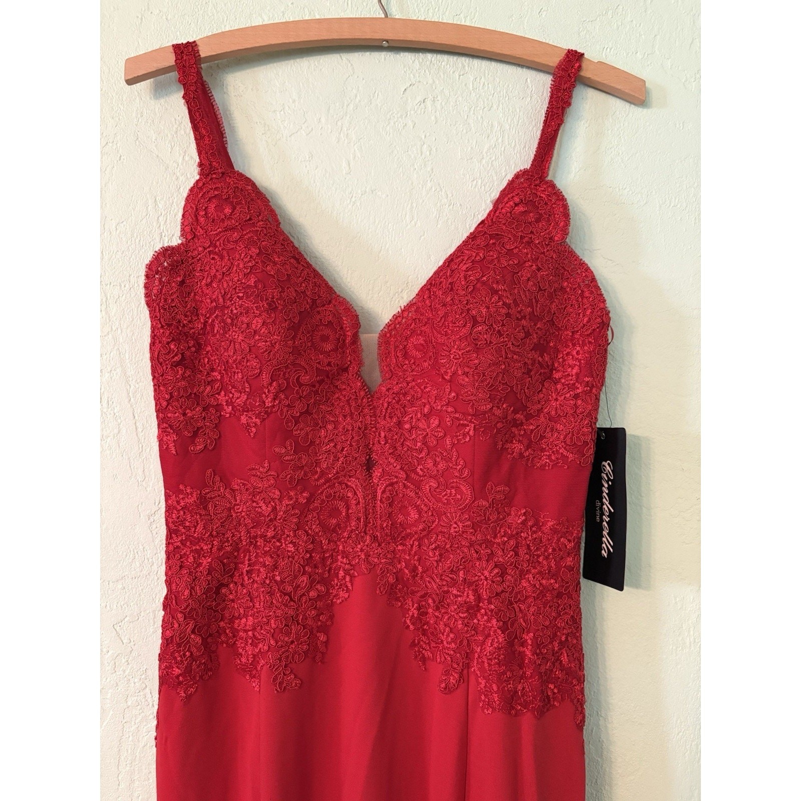 Ladivine NWT by Cinderella Divine Small Size 6 Red Jessica Rabbit Prom Gown