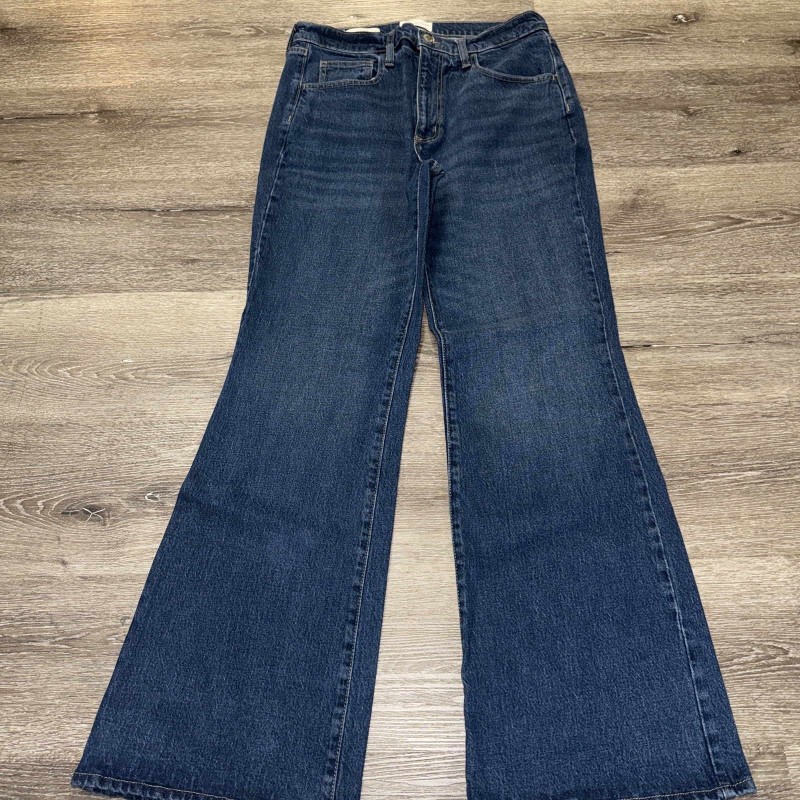 Universal Thread Womens 10 Short High Rise Flare Jeans Medium Blue Wash Flared