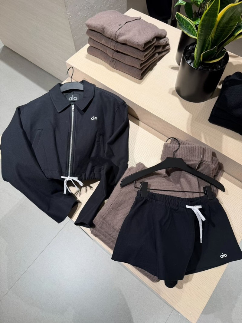 NEW AIo Yoga Set Cropped Fan Favorite Full Zip Jacket+Low-Rise Micro Skirt Suit
