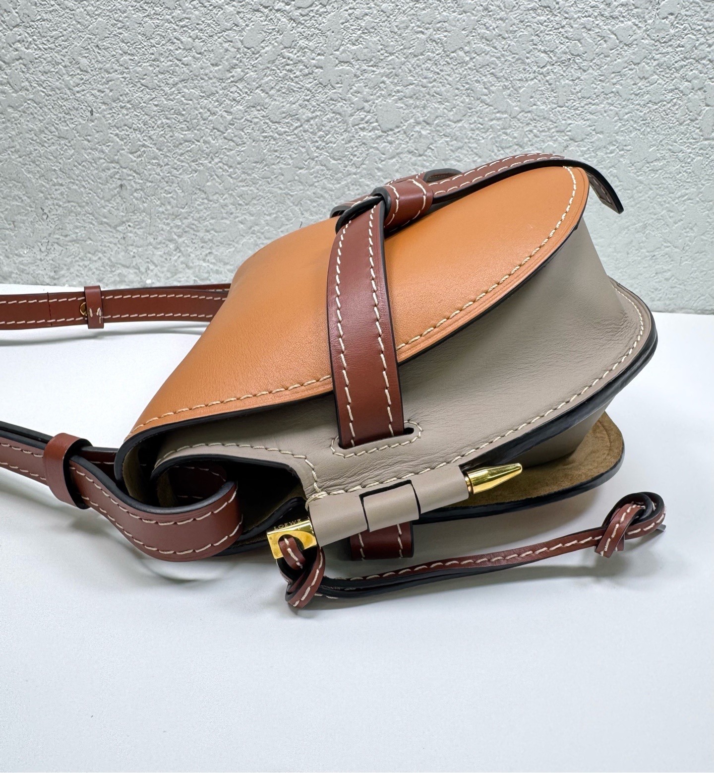 Loewe Pre-Owned Authentic Saddle Bag Caramel Free Tracked Shipping