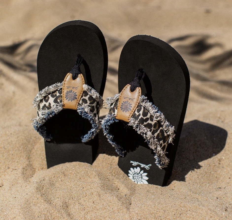 Yellow Box | FAYTH Cheetah Print Denim And Fringe Flip Flops Size 8 SUPER CUTE