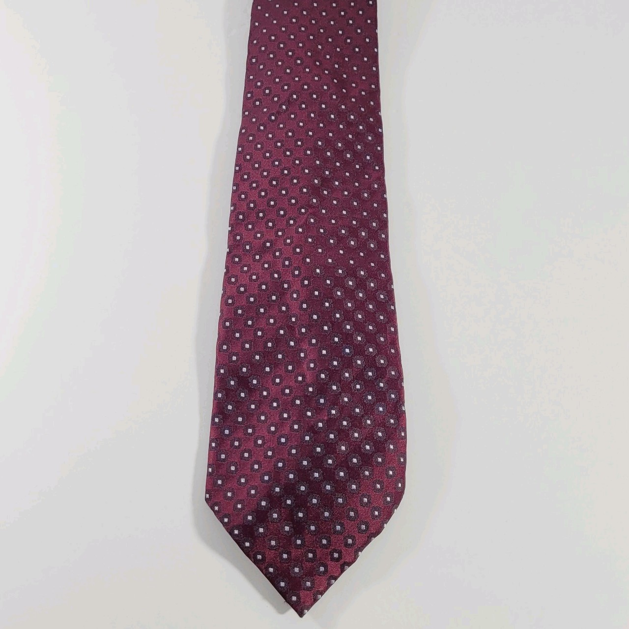 Calvin Klein Men’s Burgundy Red Silk Tie 3.5 Inches Wide