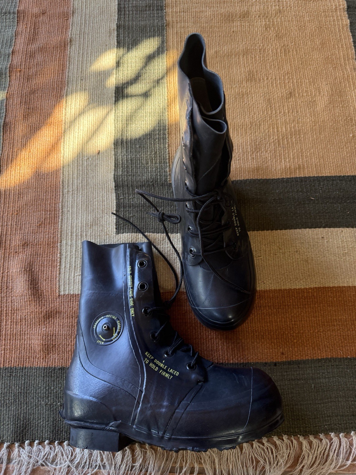 MICKEY MOUSE BUNNY BOOTS EXTREME ARCTIC COLD WEATHER BATA MADE 7 Reg NEW