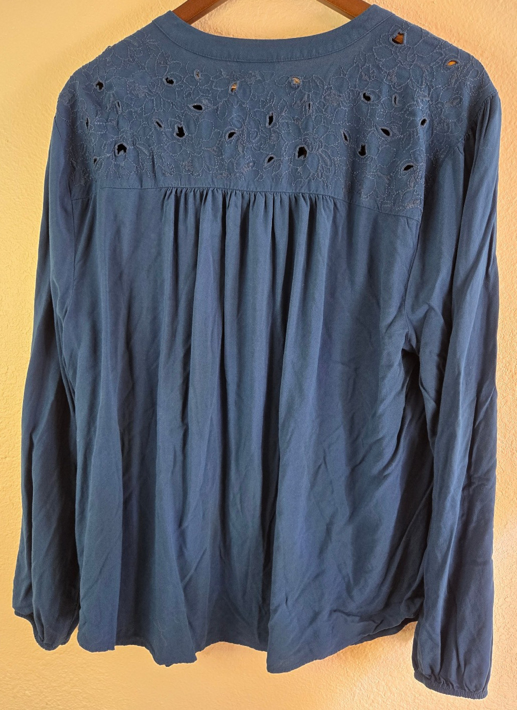 Torrid Womens 2 (18-20) Blue Challis Beaded Embroidered Cut Out Peasant Blouse