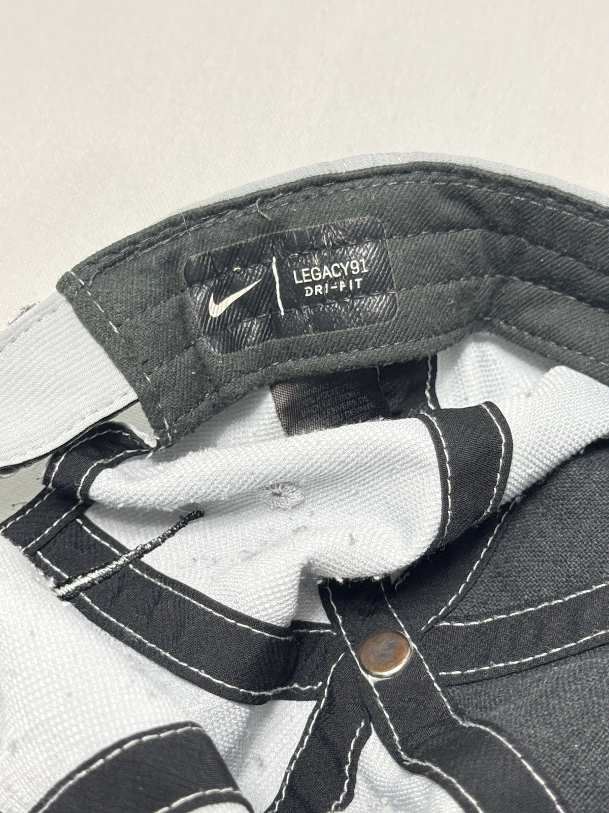 Nike Golf Cap Grey Legacy91 Dri-Fit One Size Adjustable Strapback Lightweight