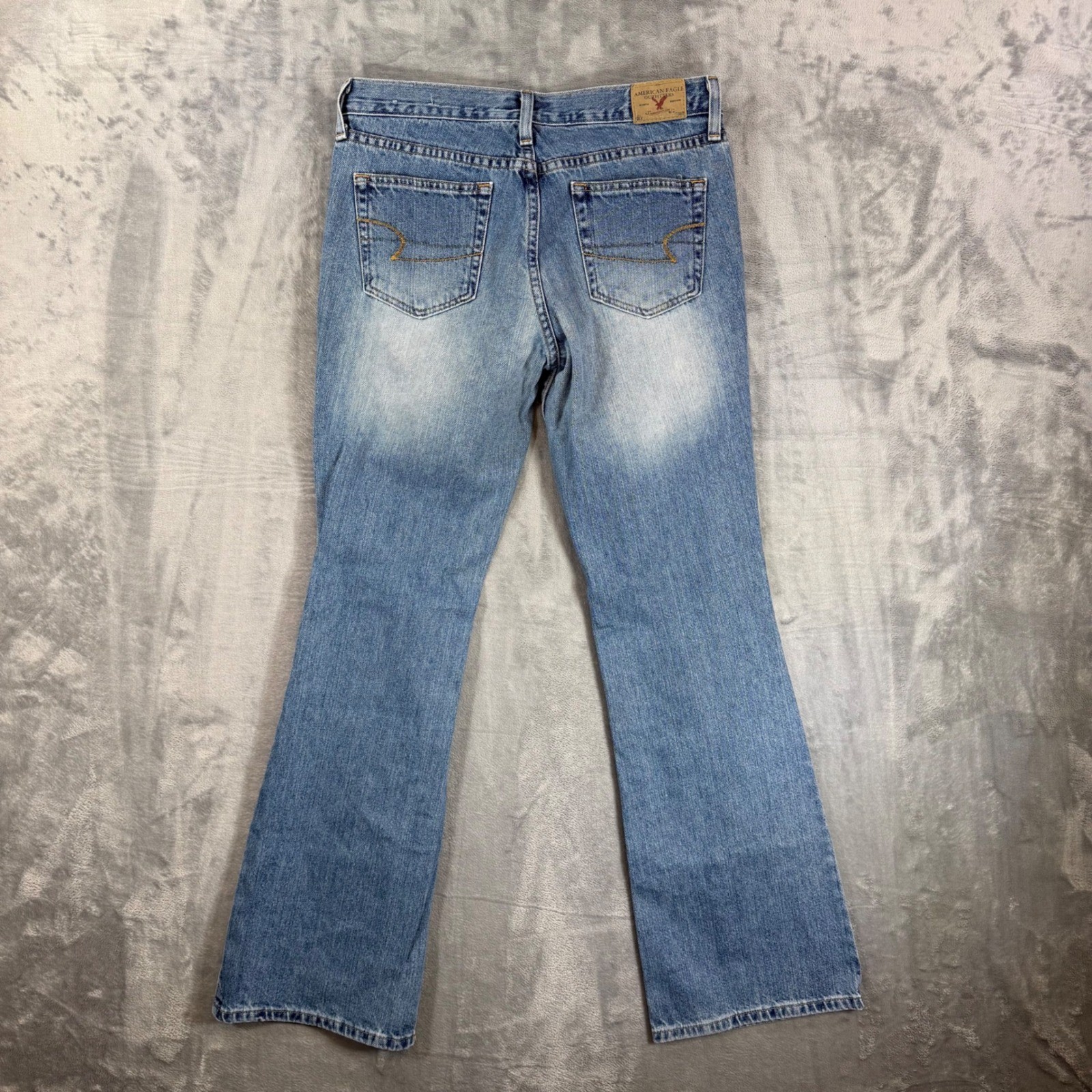 American Eagle Favorite Flare Jeans Women’s Size 6 Reg Blue Faded Denim