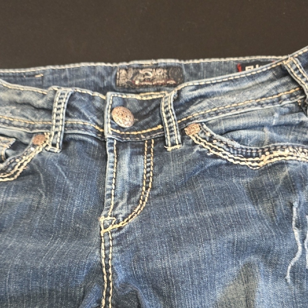 Silver Jeans Women’s Distressed Blue Jeans 28 Waist Suki