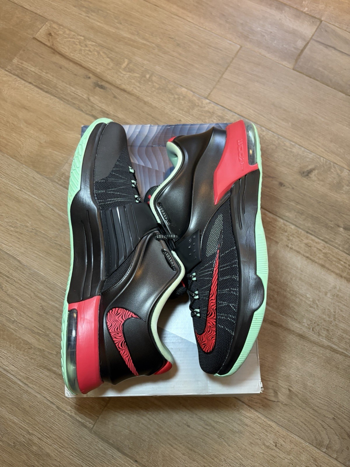 Nike KD 7 Low Top Basketball Sneakers Black/Red/Mint Green Lace-Up w/ Box