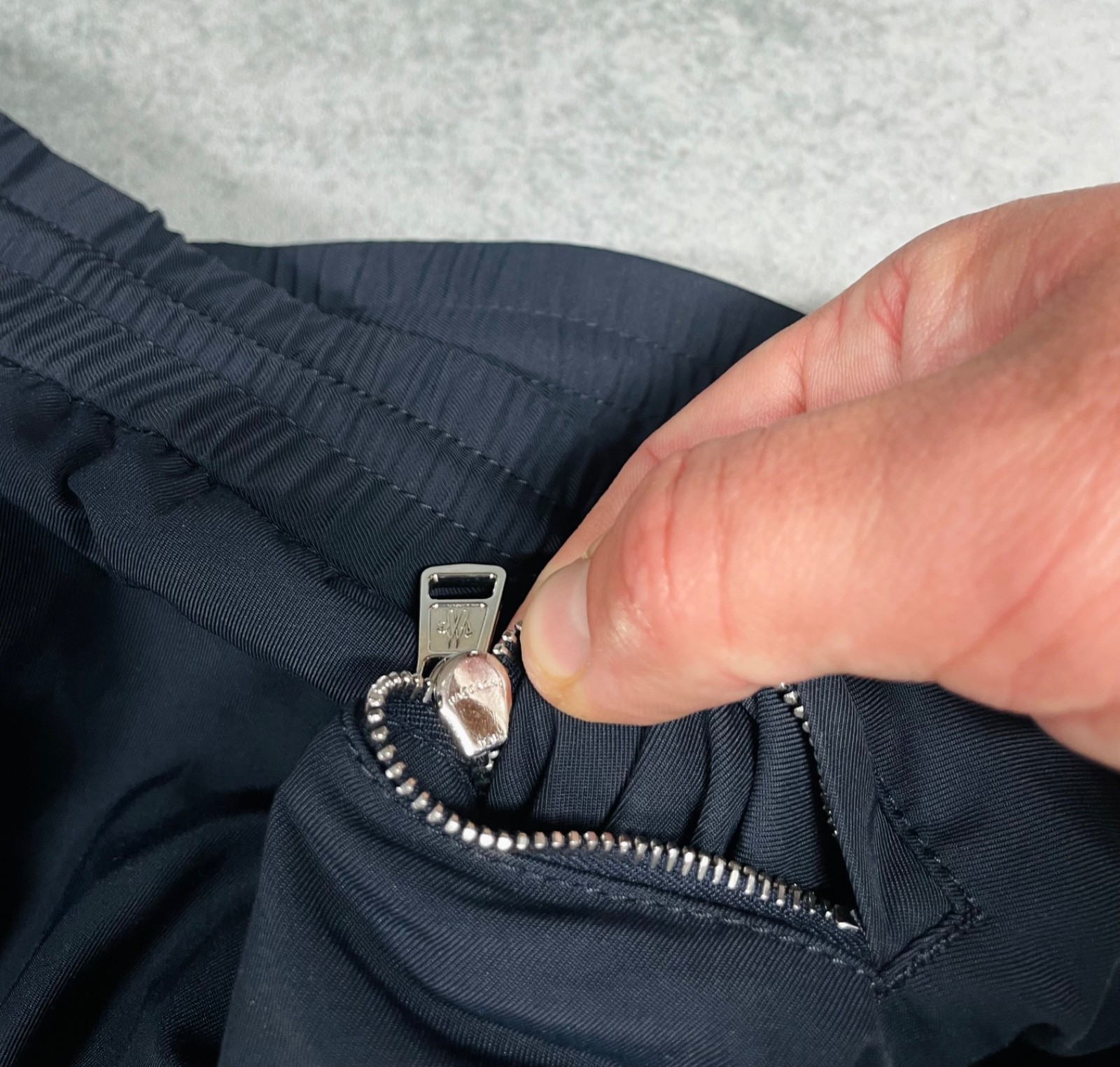 Moncler Men’s Navy Blue Zip Pantalone Sportive Casual Pants Size 52