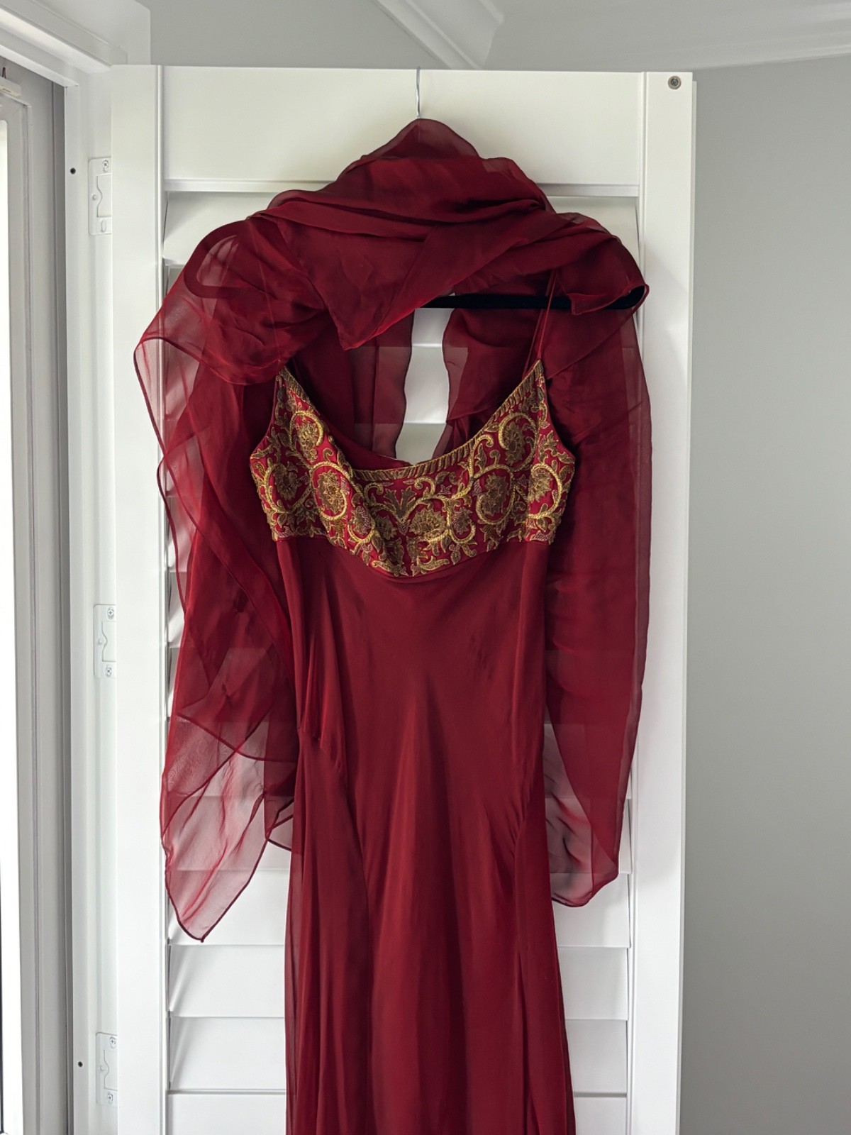 Vintage Carmen Marc Valvo Collection 100% Silk Embroidered Evening Gown