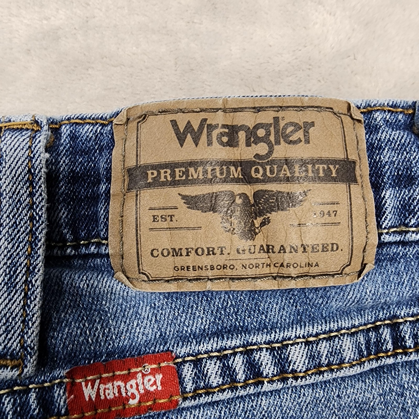 Wrangler Jeans Mens 38×32 Blue Light Wash Relaxed Bootcut Stretch Denim Casual