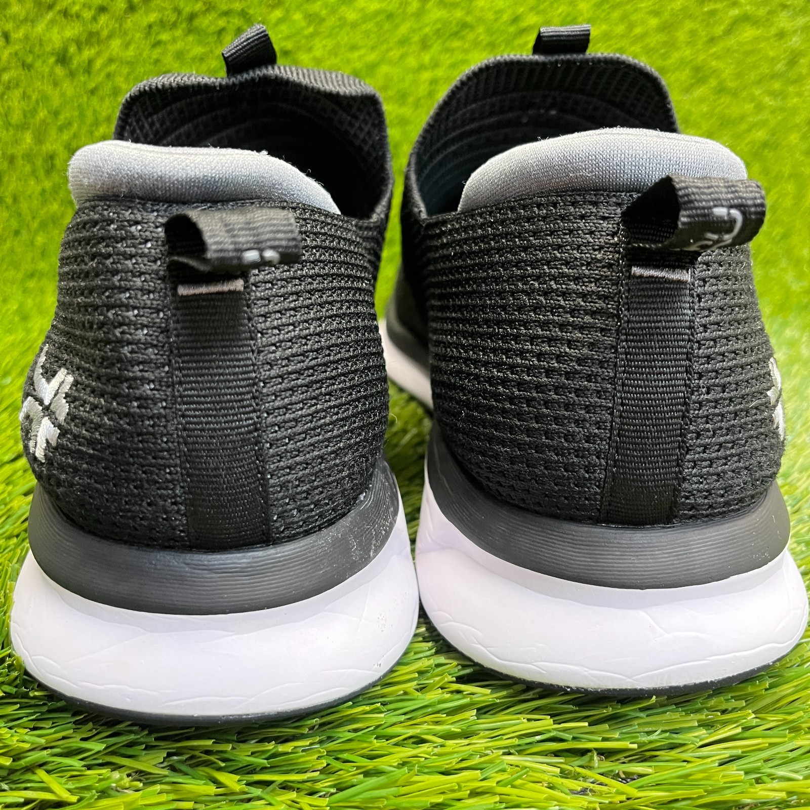 Kuru Atom Slip-On Mens Size 11 Black White Gray Athletic Walking Shoes Sneakers