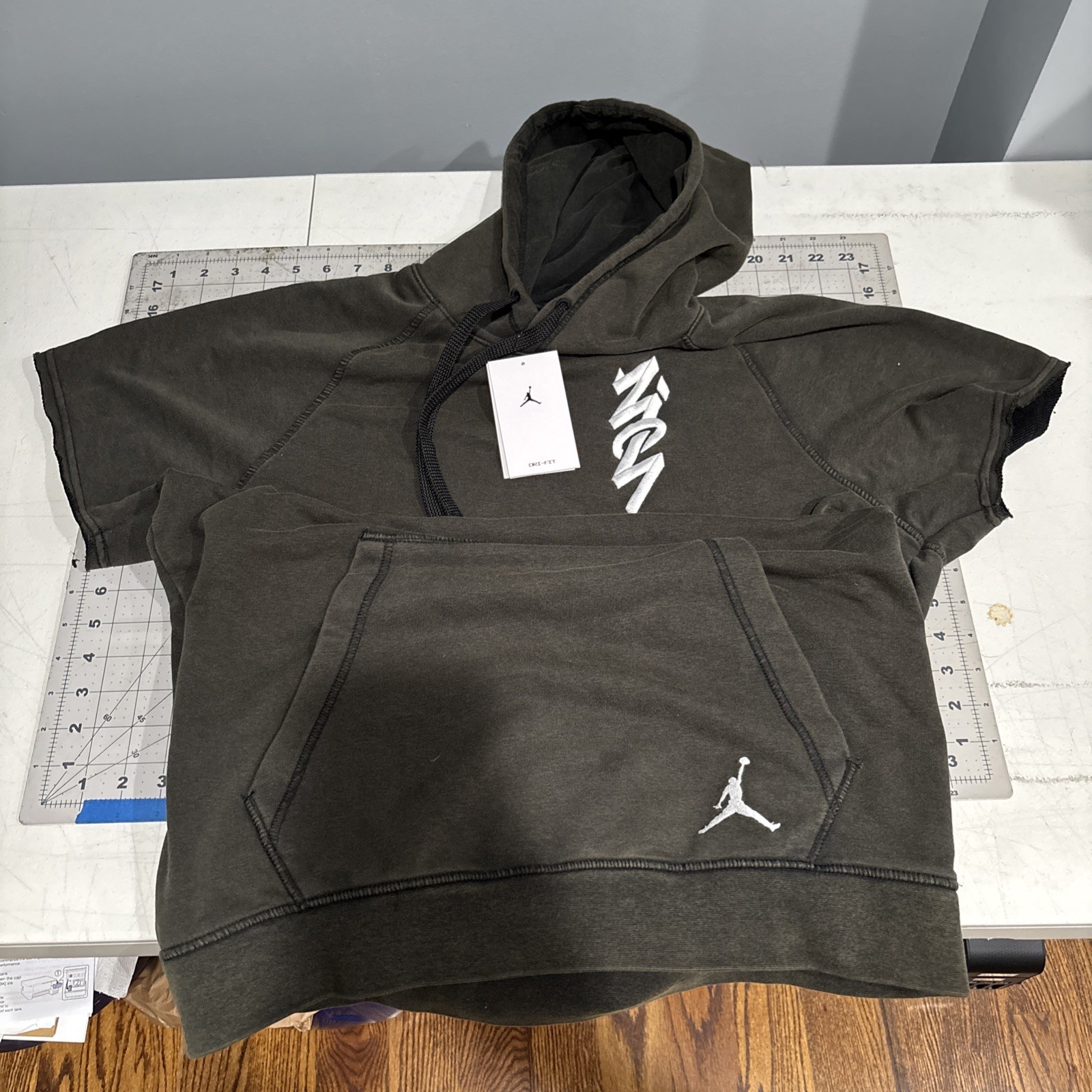 Nike Jordan Zion Williamson Basketball Men’s Cutoff Hoodie Green Size Medium