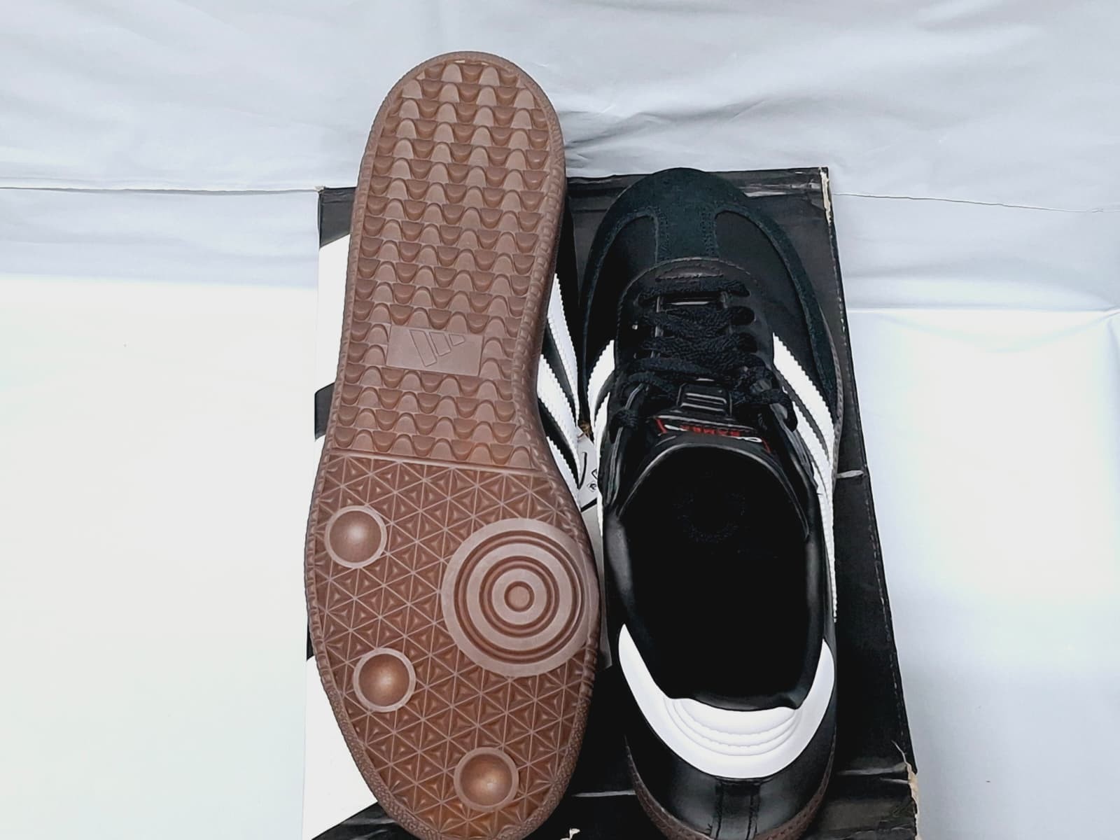ADS-20 /Adidas Samba shoes, BLACK, size (10 US men-11US women) NEW/DAMAGED BOX