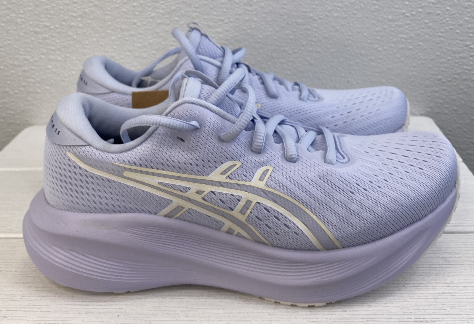 Asics Gel-Excite 11 Womens Size 7 Blue Fade/Cream Mesh Low Top Athletic Sneakers