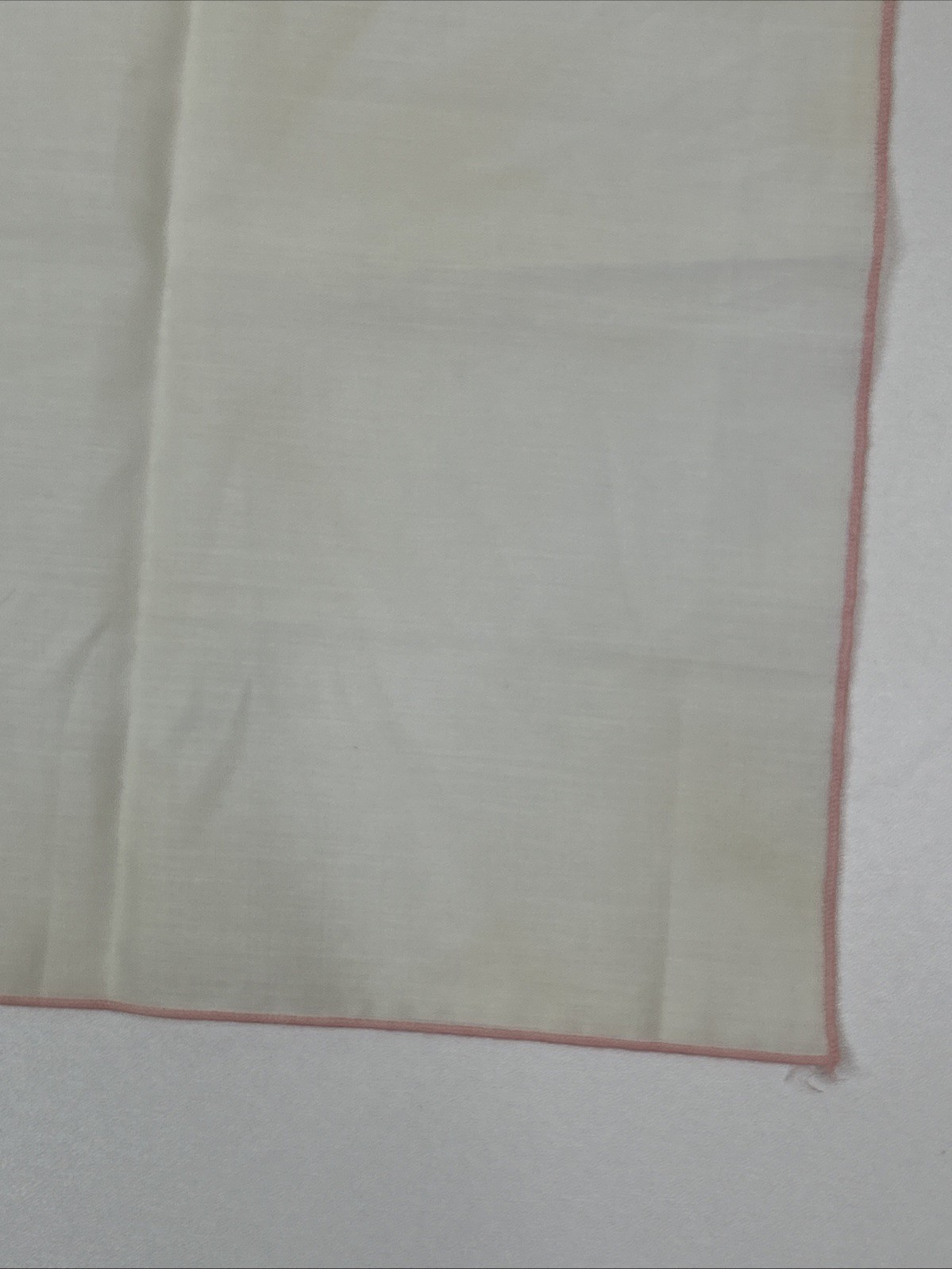 VINTAGE 10.25” PINK DETAILS AND WHITE LADIES’ HANKIE/HANDKERCIHEF WITH A FLOWERS