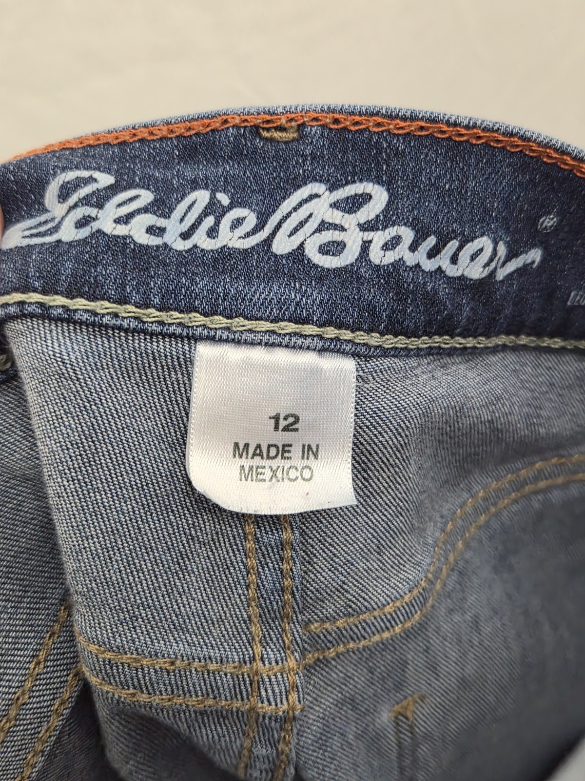 Eddie Bauer Slightly Curvy Slim Straight Jeans Womens Size 12 Medium Wash