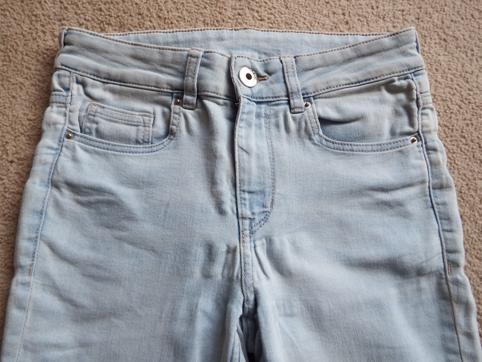 H&M Divided Light Blue Wash Denim Skinny Jegging Jeans Mid Rise Size 8 Stretchy