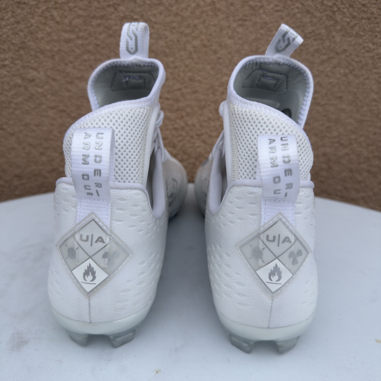 Under Armour Spotlight Lux MC 2.0 Football White/Gray Cleats Mens Size 16