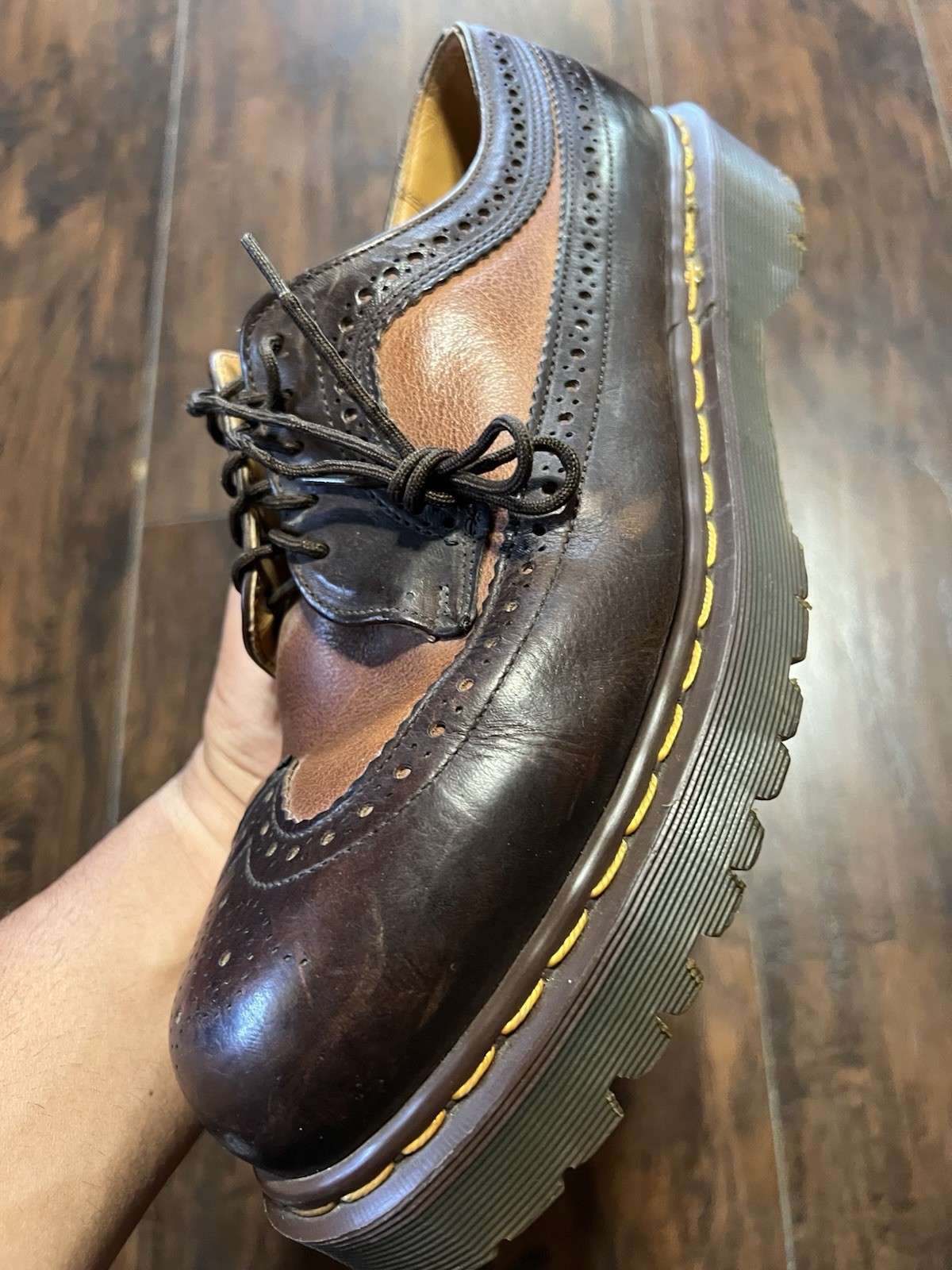 Vintage Dr. Martens 3989 Wingtip Brogue Shoes Mens Size 10 Brown Made in England