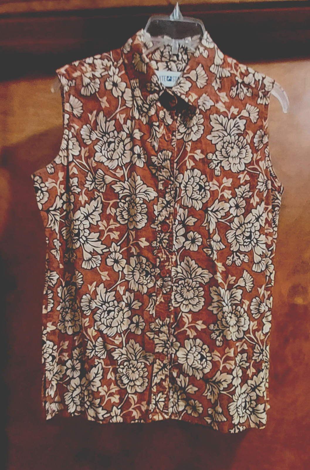 VTG: White Stag Ladies Sleeveless Blouse w/collar Size L, Cotton, Earthy Floral