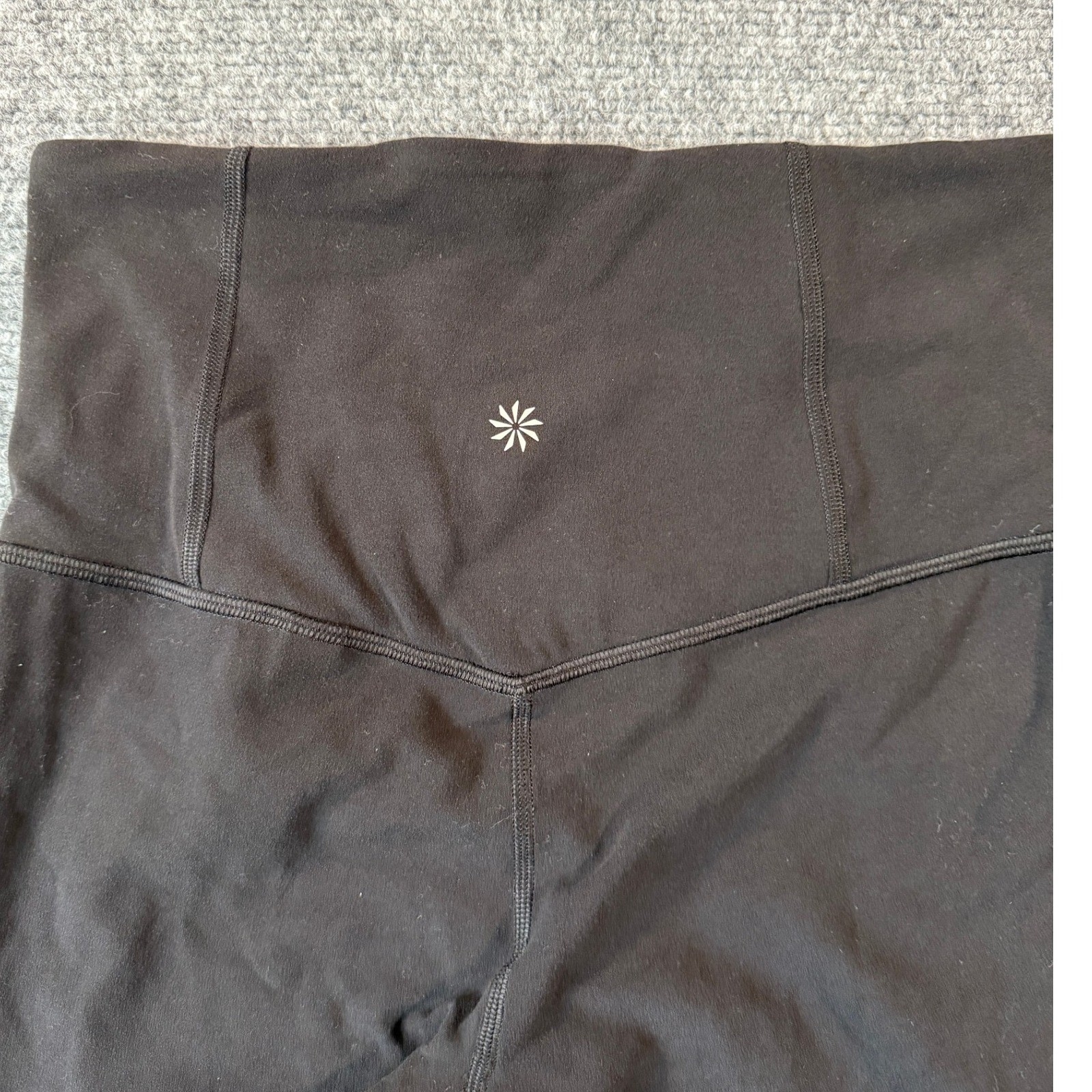 Athleta Ultra High Rise Elation 7″ Black Bike Shorts Womens XS Athletic