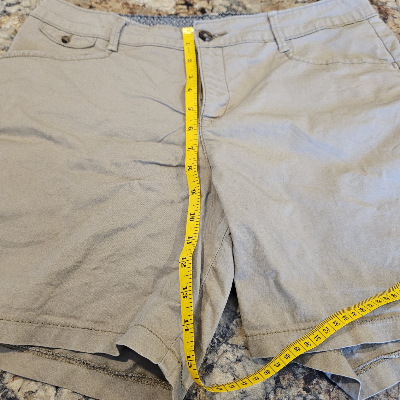 Lee Shorts Womens 10 Beige Midrise Fit Chino Casual Comfort Stretch