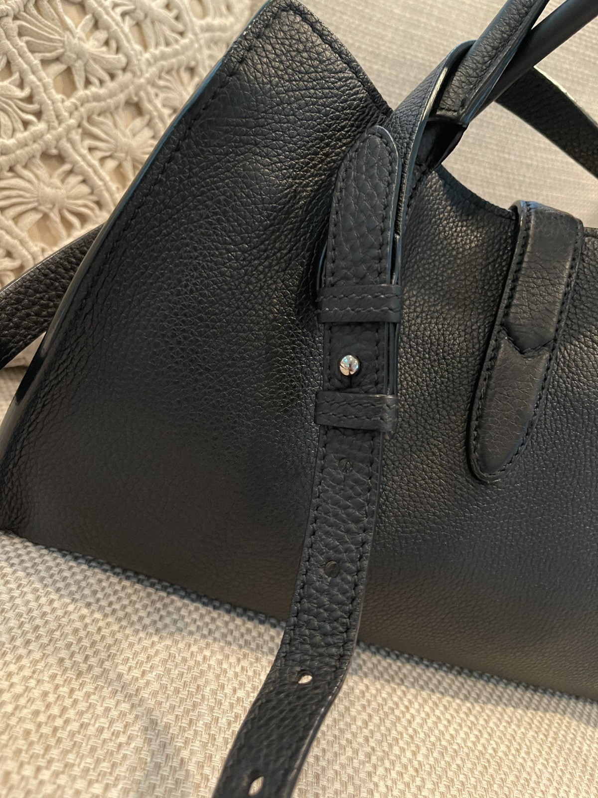 Gucci Soft Calfskin Jackie Piston Lock Top Handle Crossbody Bag Black Calfskin
