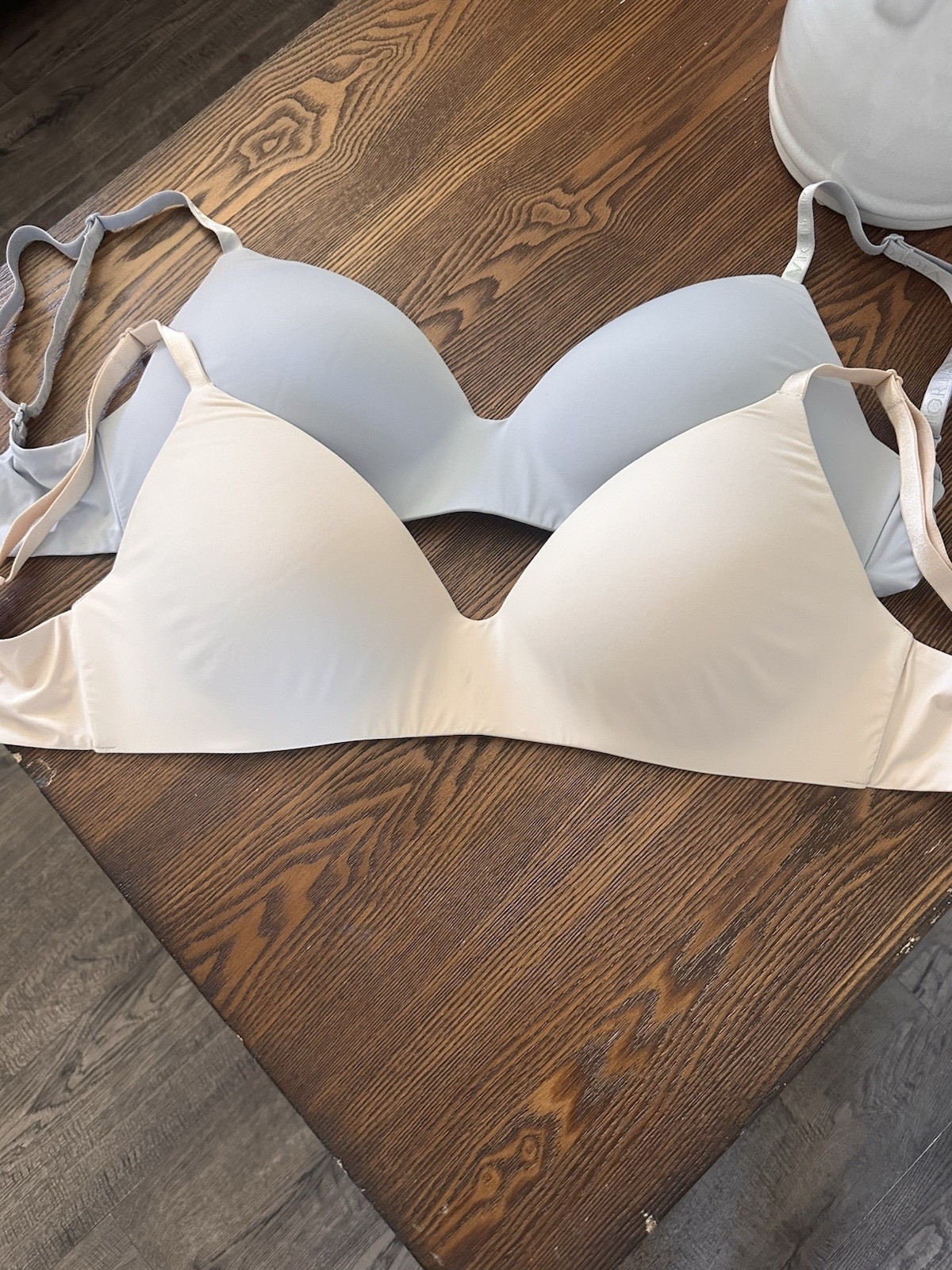 Victoria’s Secret T-Shirt Bra 32DD Underwired Lightly Lined (SET OF 2)