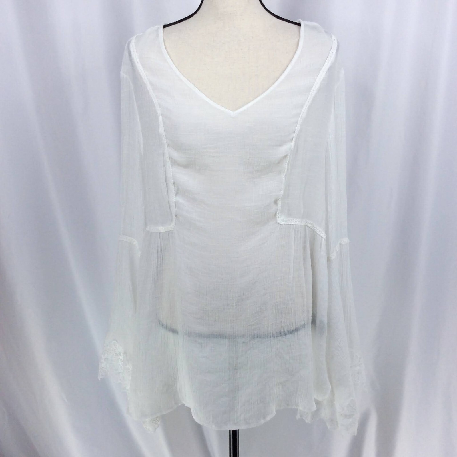 Unique Spectrum Women’s Top 3X Bell Sleeve V-Neck Hi Low Lace Flowy Tunic