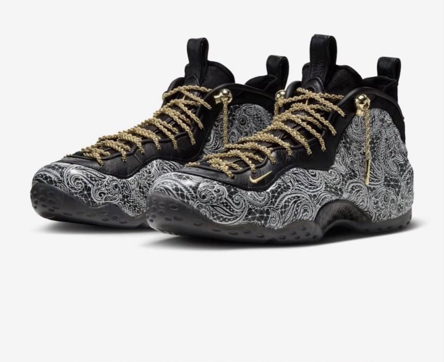 (1 pair left) Nike Air Foamposite One Victor Solomon Sneaker Black Gold Paisley