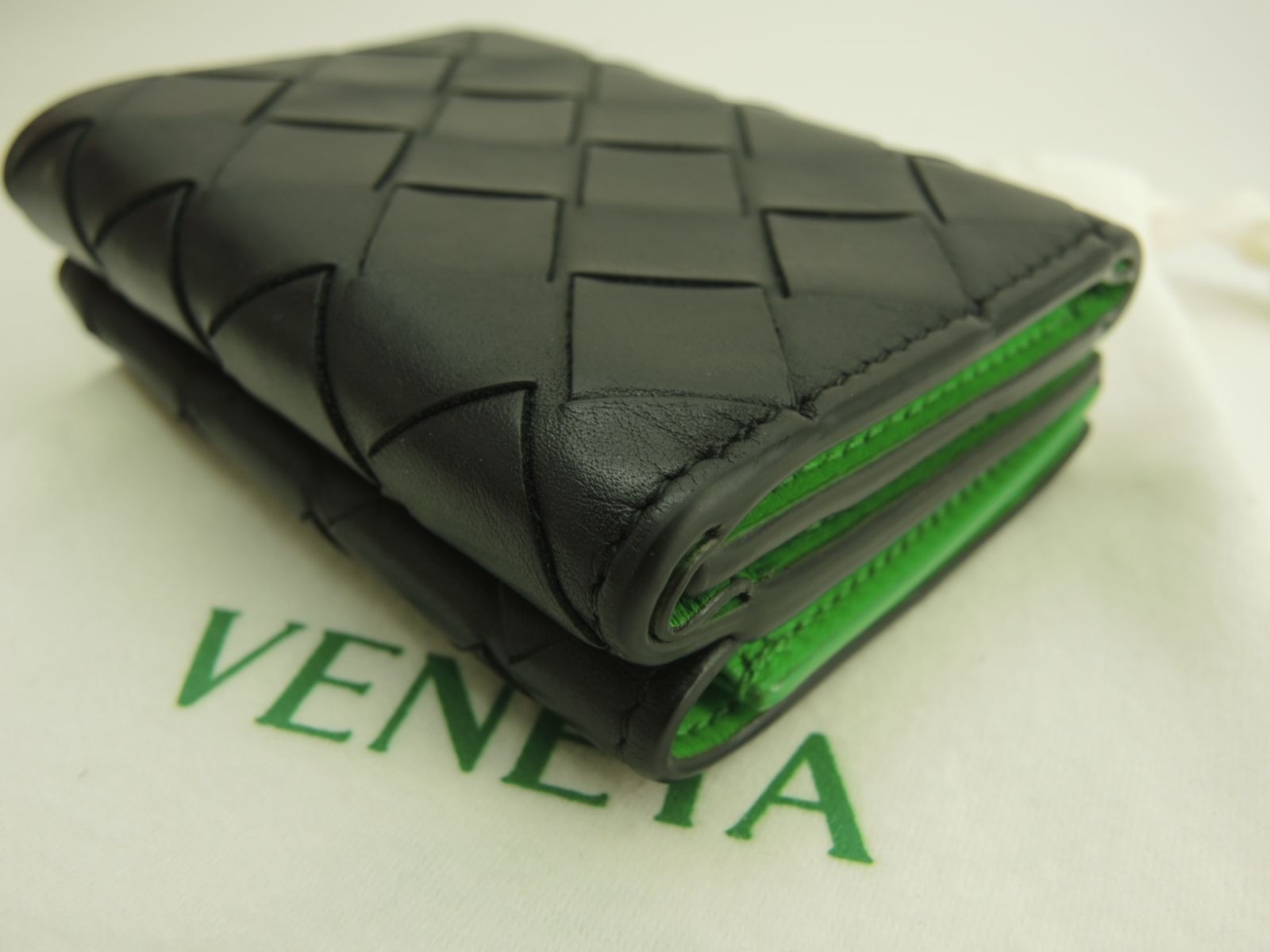 Bottega Veneta Mini Wallet Medium Intrecciato Leather Black Green 3.7*2.8*1.3in
