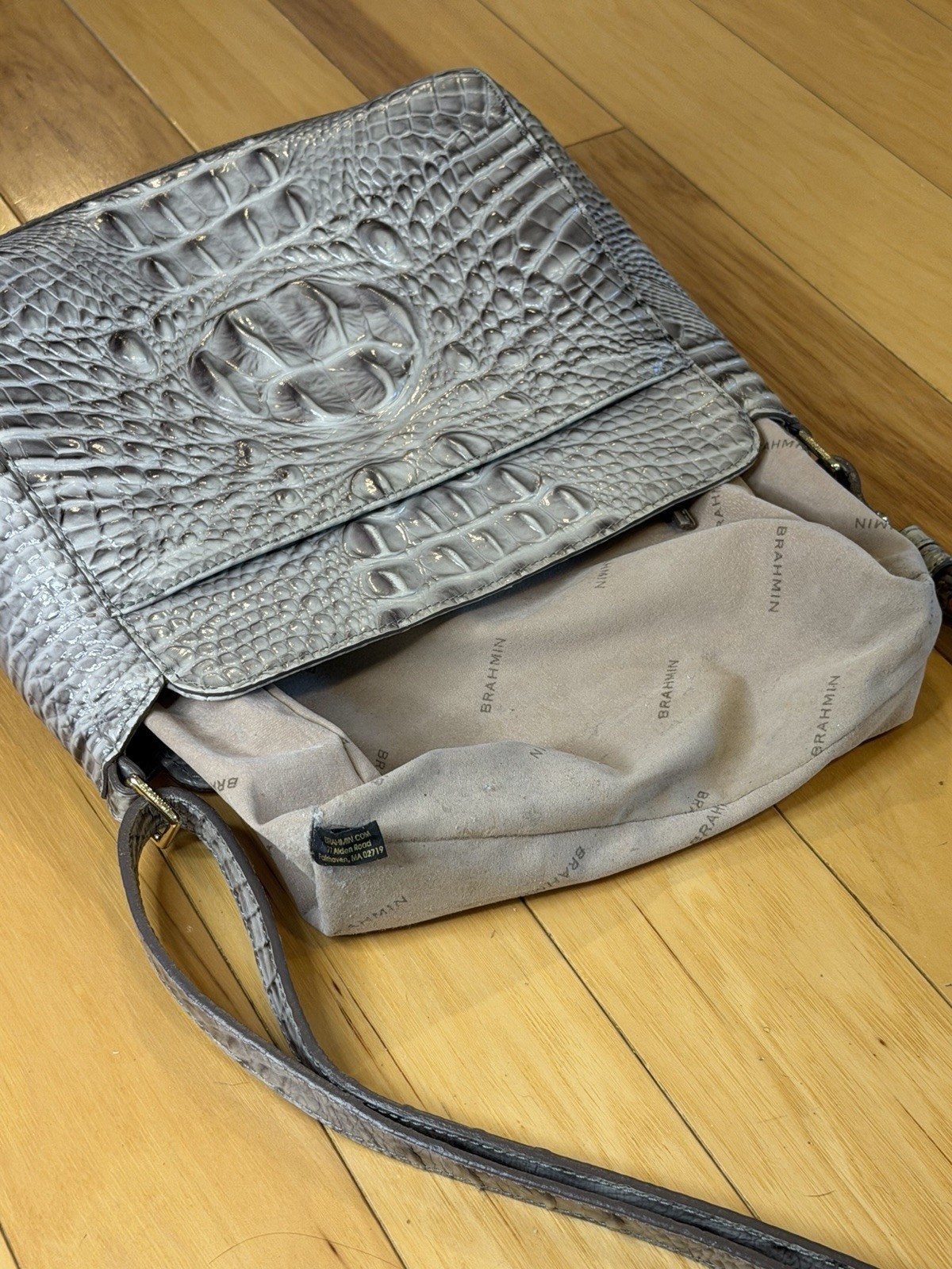 Brahmin Melbourne Gray Croc Embossed Leather Shoulder Bag Purse Gold Hardware