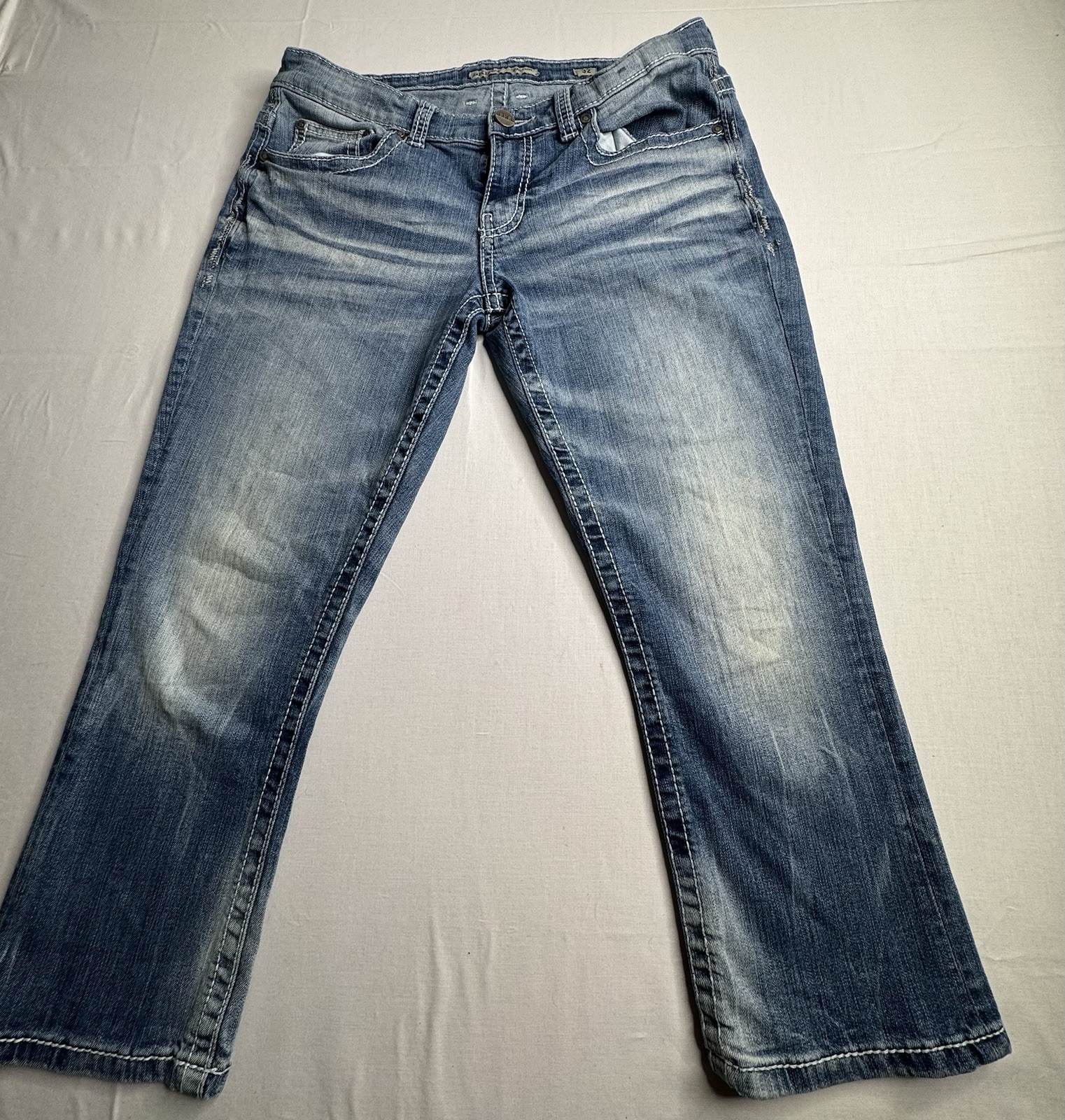 BKE Women’s Bootcut Jeans Blue Denim Medium Wash Stretch Pockets Button Logo
