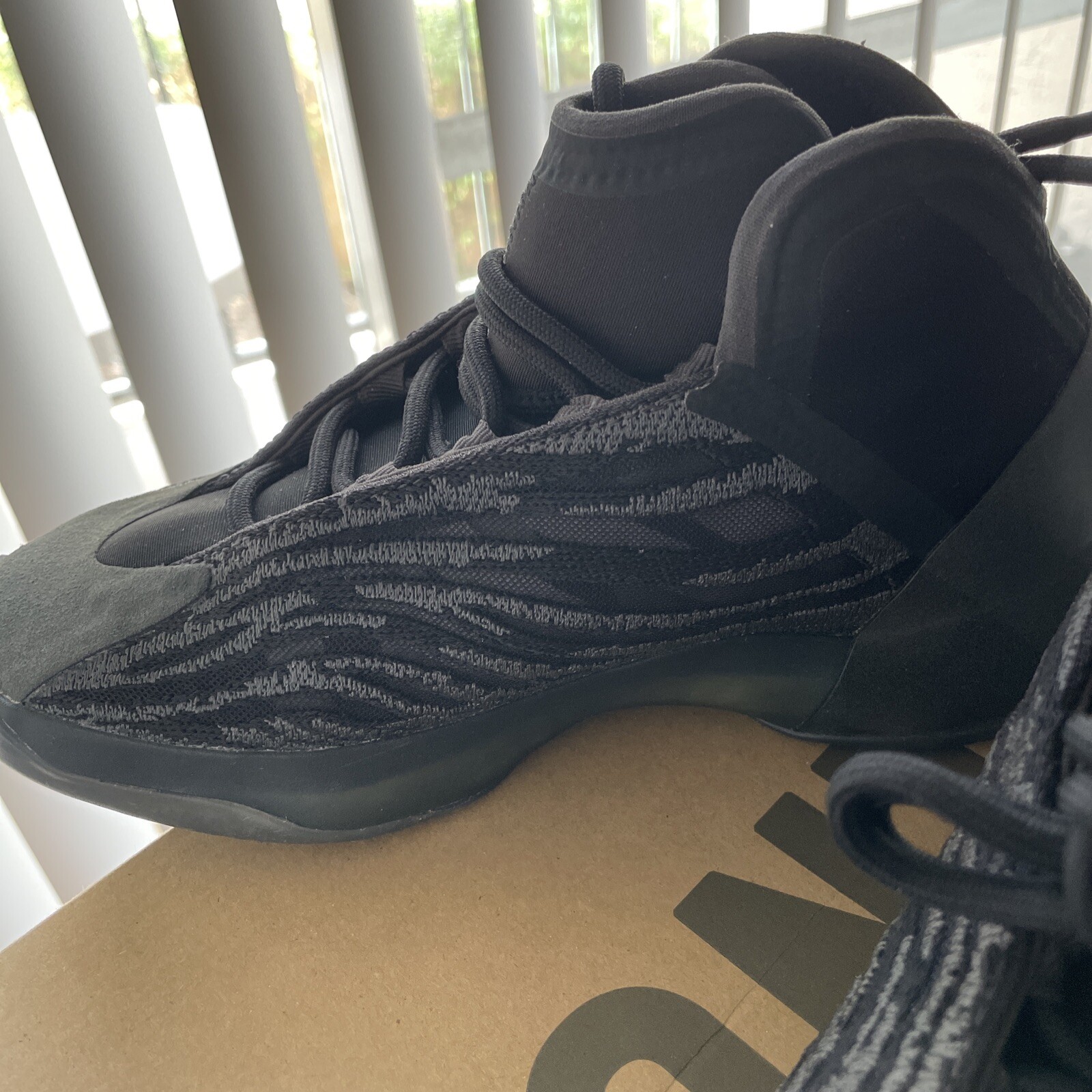 Size 6.5 – Yeezy QNTM Onyx