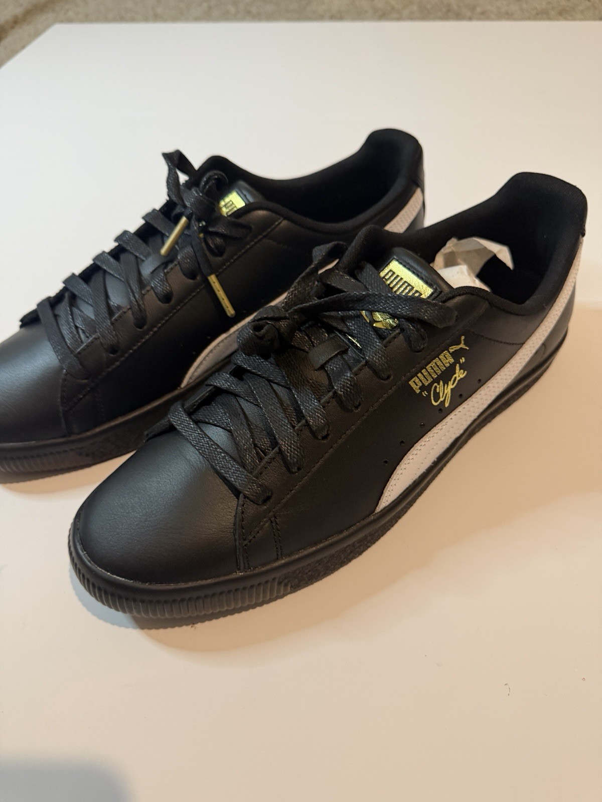 PUMA Clyde Men’s Low Top Lace-Up Sneakers Black/White Rubber Sole