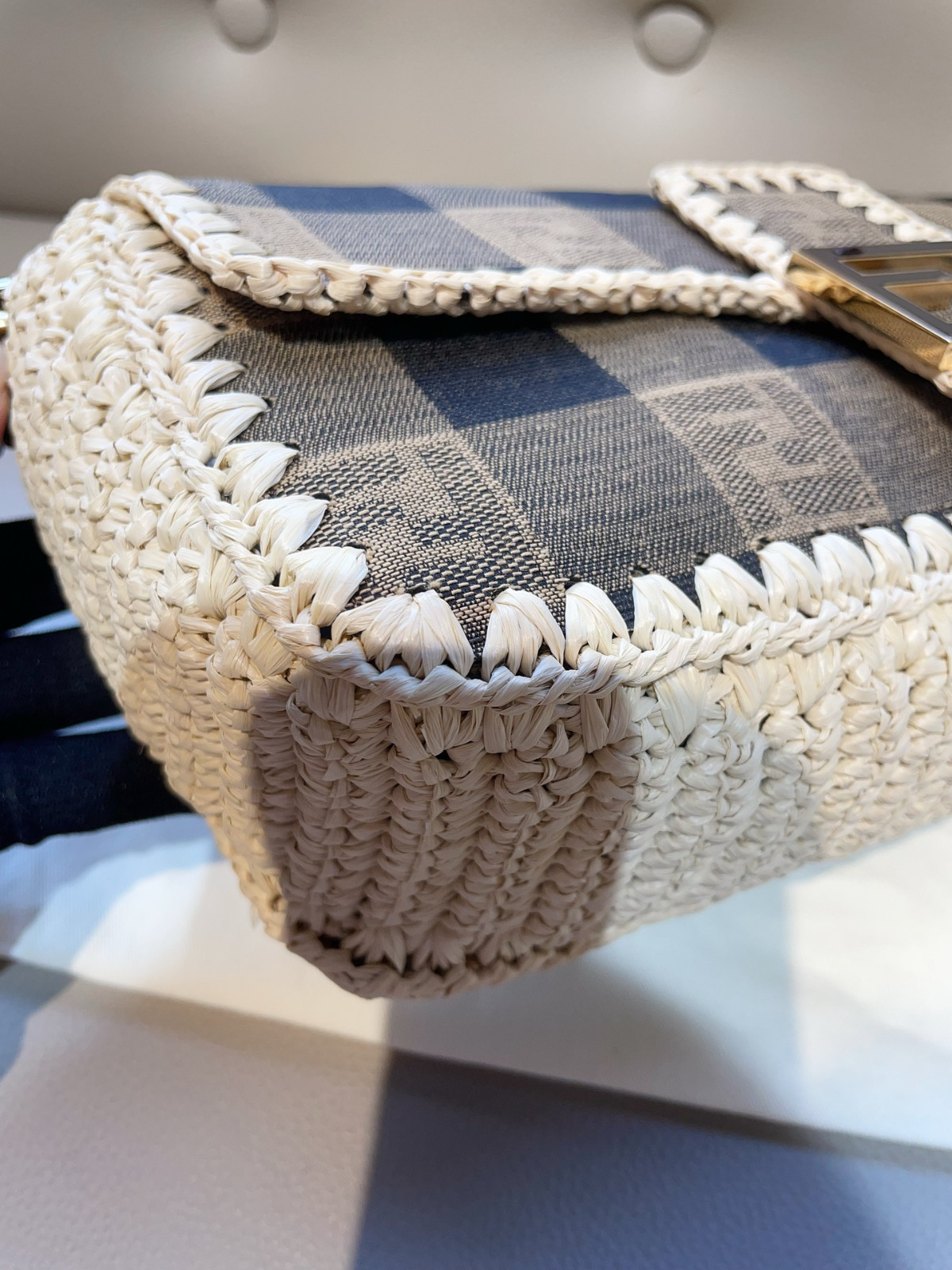 Fendi Medium Raffia Woven Baguette Bag （26×13×7）cm