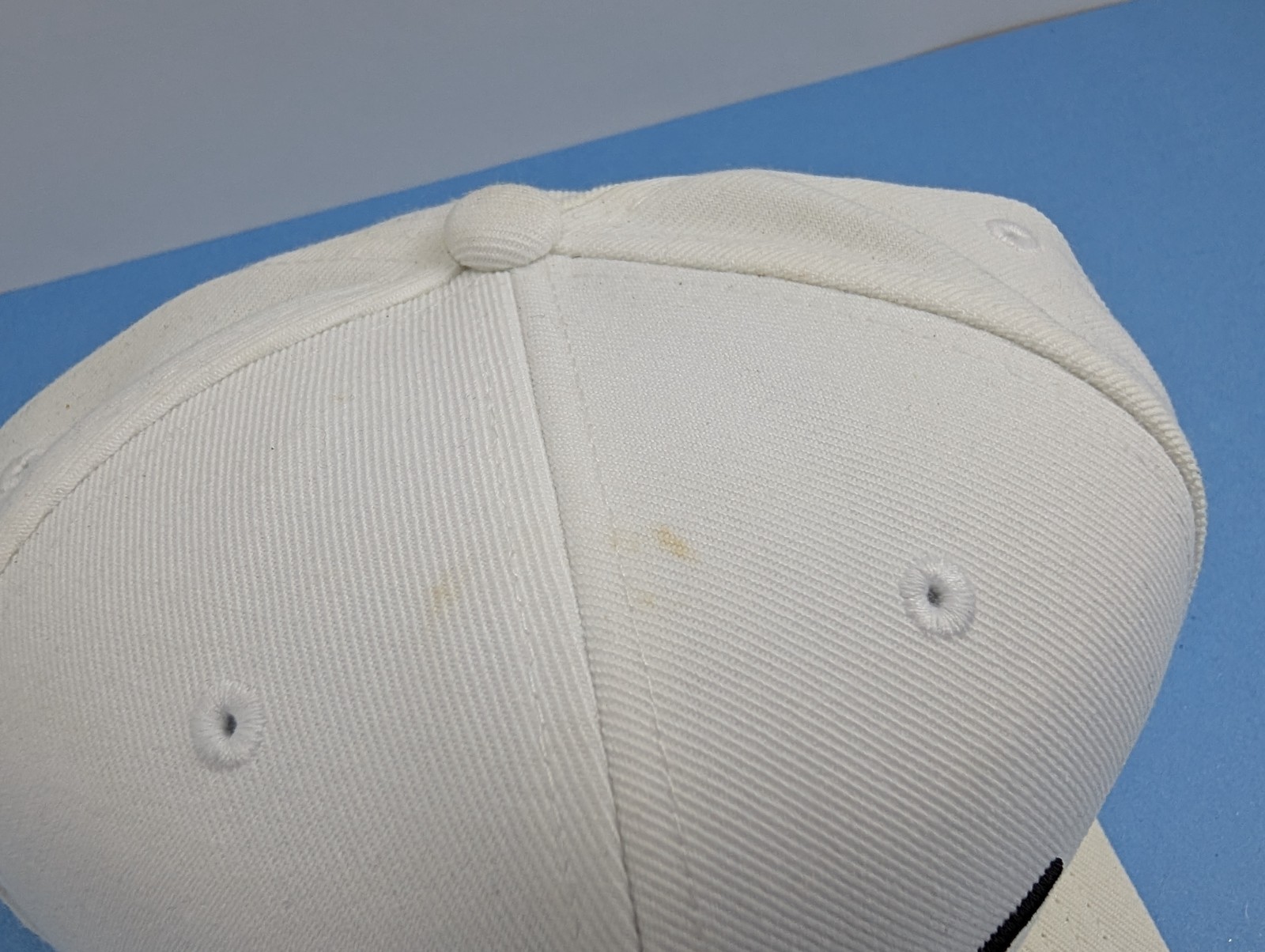 Nike Pro Cap White Black Swoosh Flat Bill Snapback Hat FV5522-100 L/XL